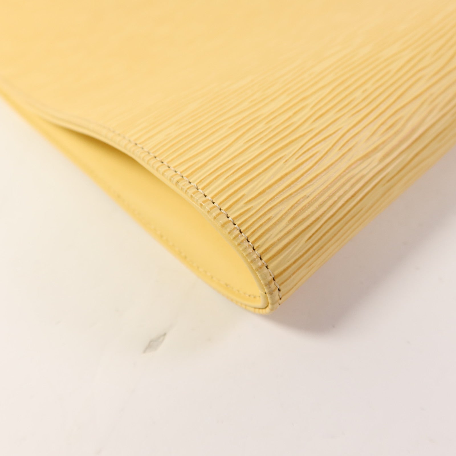 LOUIS VUITTON Epi Saint Tropez金扣肩背袋