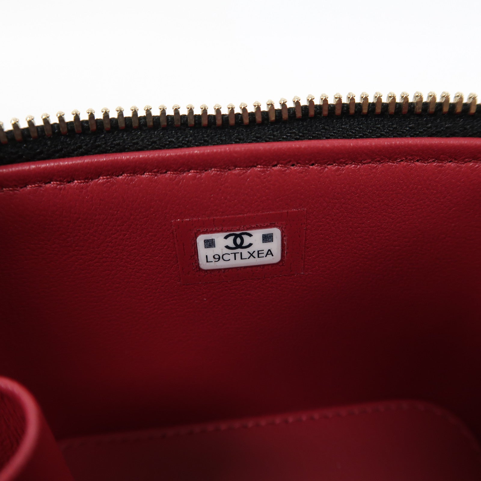 CHANEL 菱格皮革Vanity Case金扣鏈帶肩背袋黑色