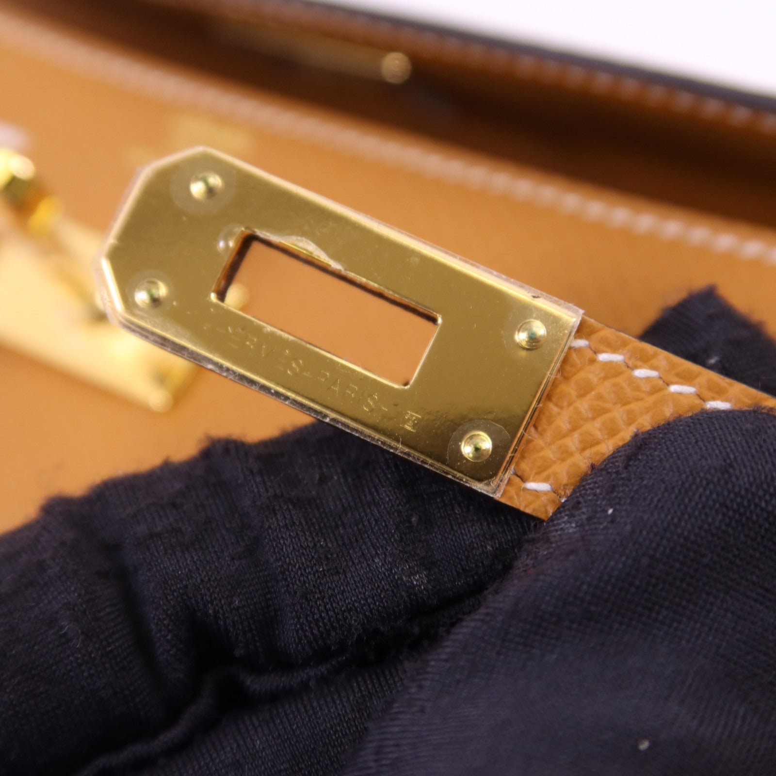 HERMES Epsom皮革Kelly To Go金扣肩背袋Toffee