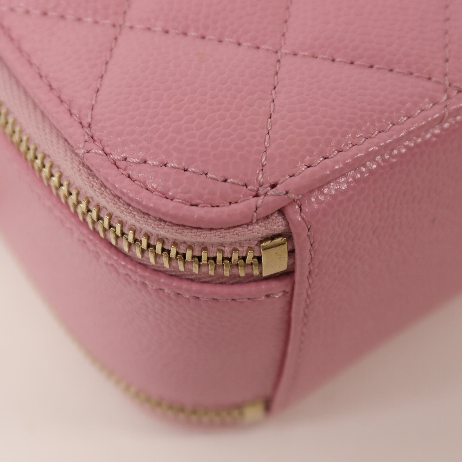 CHANEL 牛皮皮革Vanity Case金扣鏈帶肩背袋