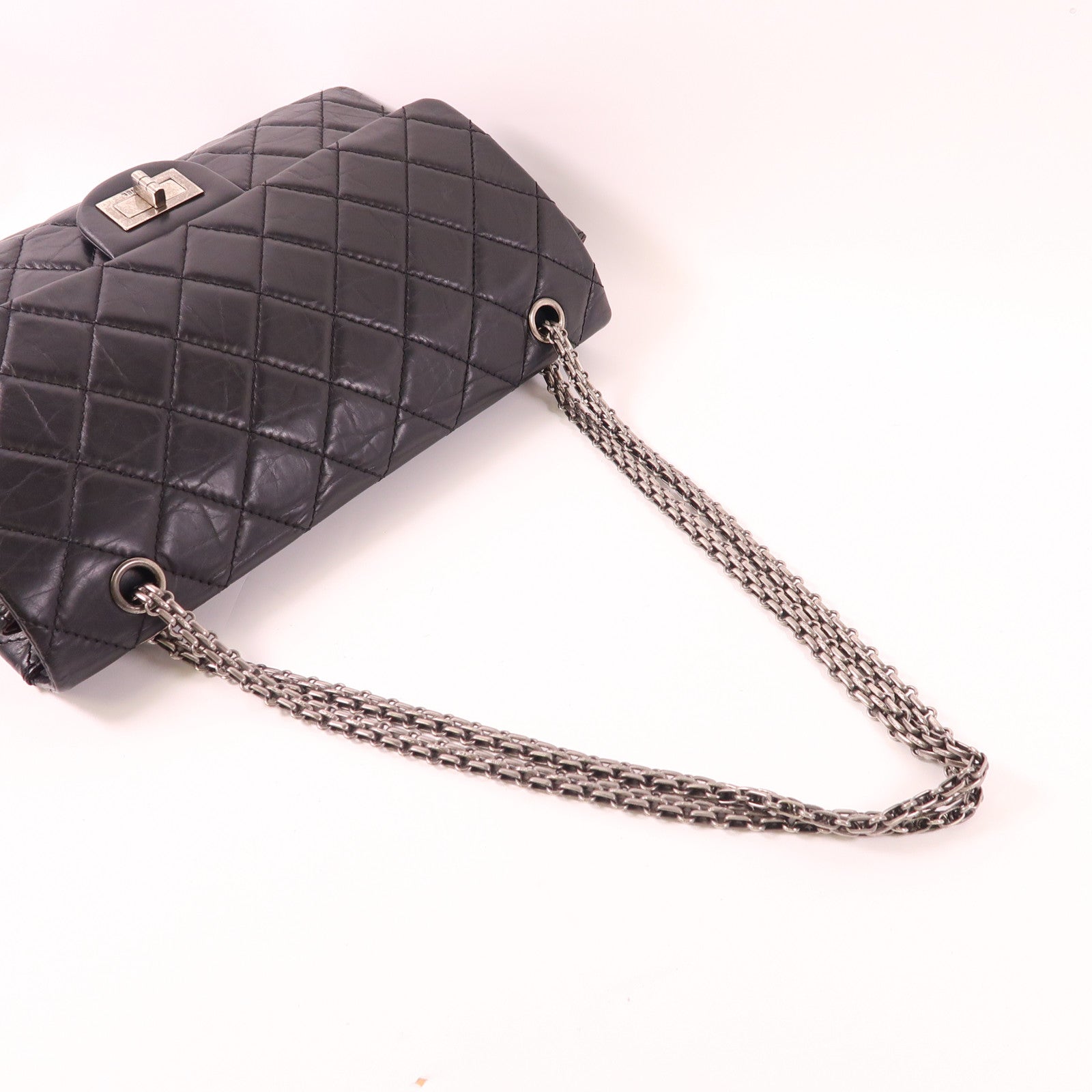 CHANEL 牛皮皮革2.55 Jumbo銀扣鏈帶肩背袋