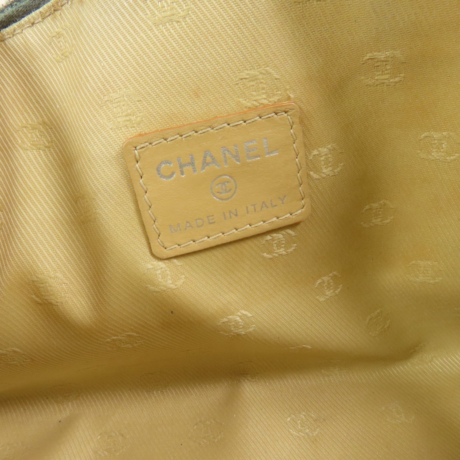 CHANEL 【激減優惠】牛皮皮革Pouch銀扣手拿包