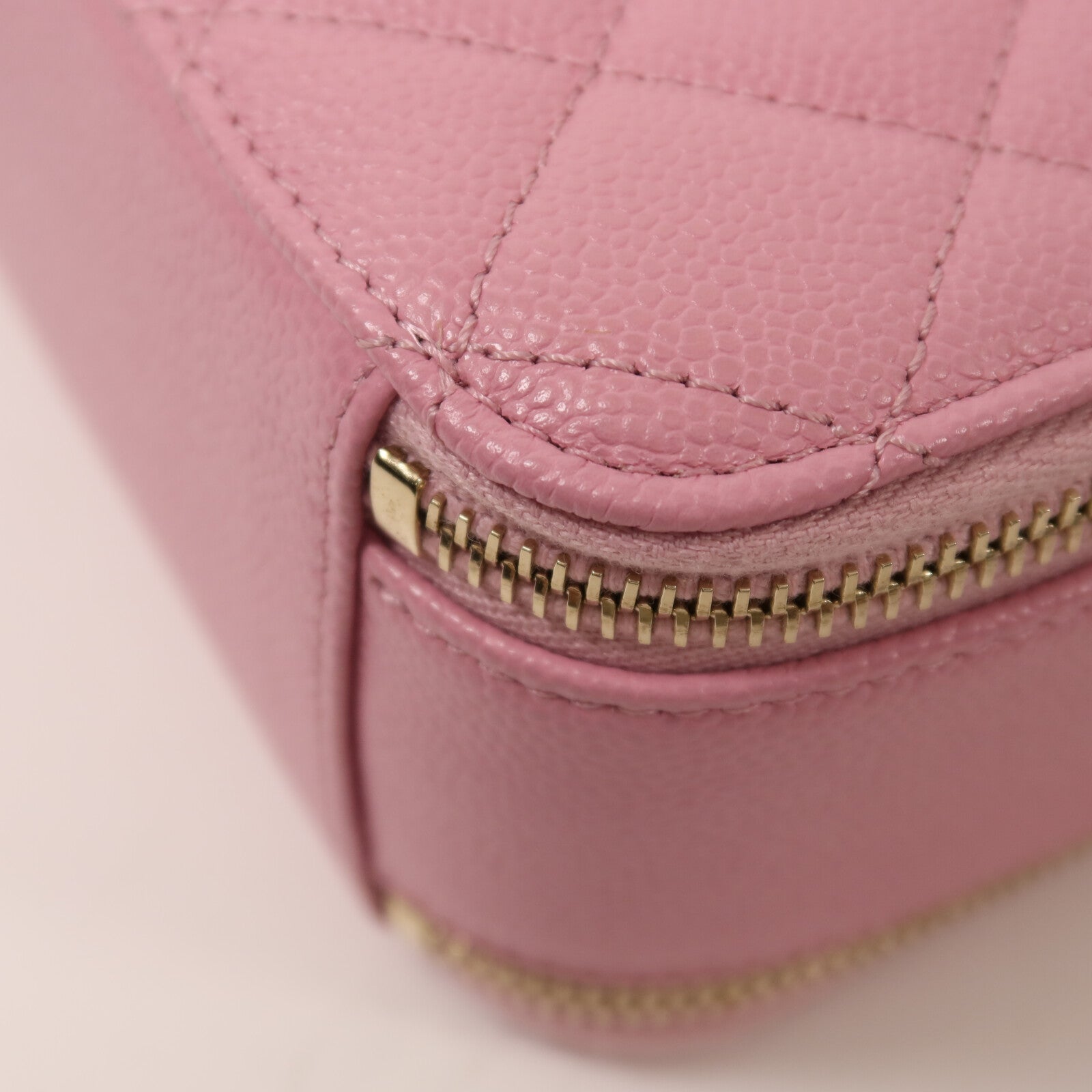 CHANEL 牛皮皮革Vanity Case金扣鏈帶肩背袋