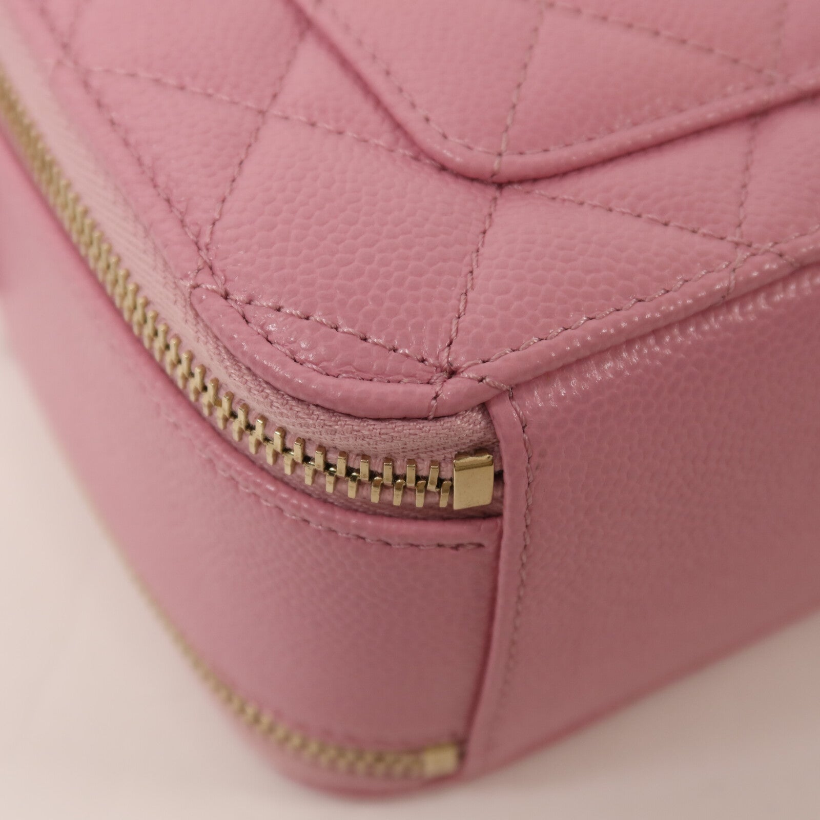 CHANEL 牛皮皮革Vanity Case金扣鏈帶肩背袋