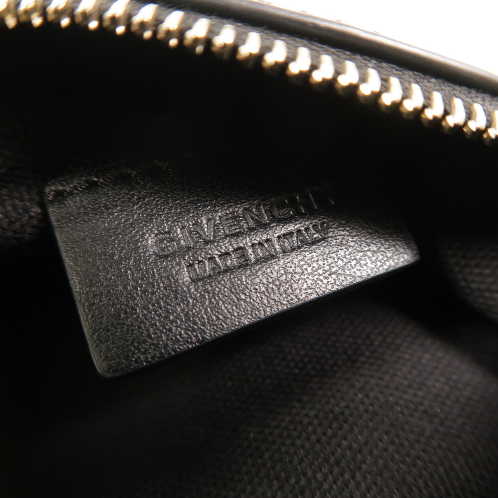 GIVENCHY 牛皮皮革Pandora Wristlet Pouch手拿包