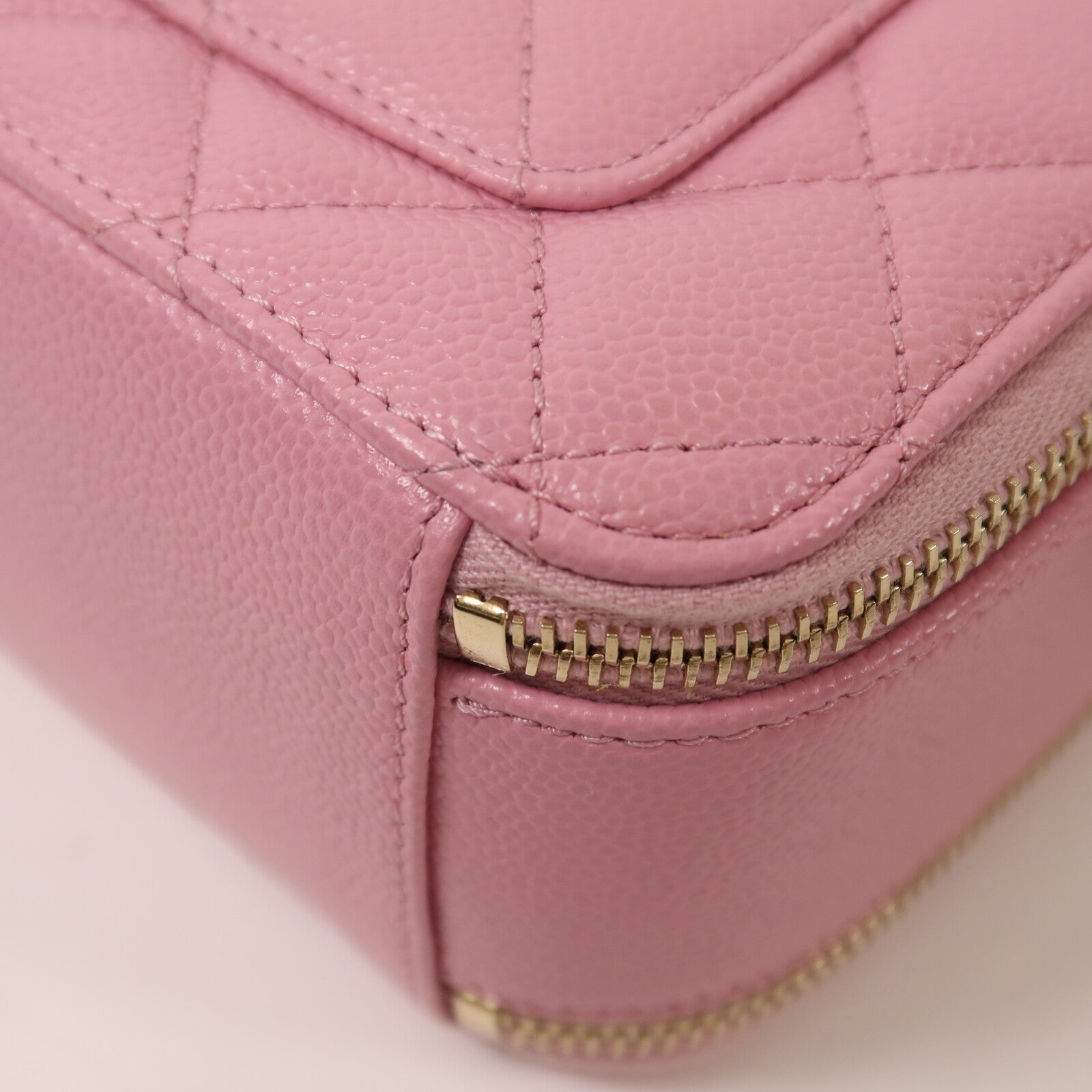 CHANEL 牛皮皮革Vanity Case金扣鏈帶肩背袋