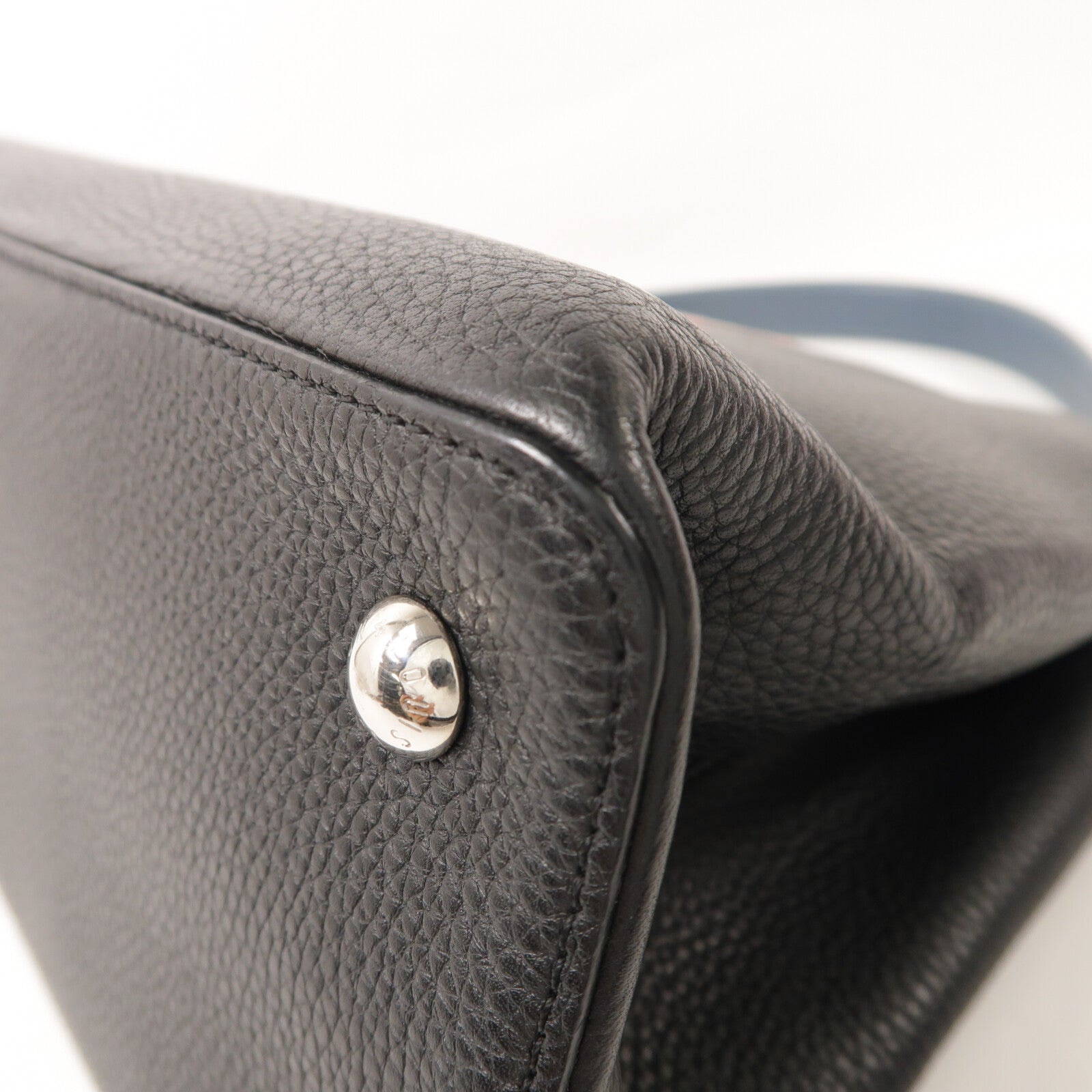 LOUIS VUITTON 牛皮皮革Capucines MM手挽袋