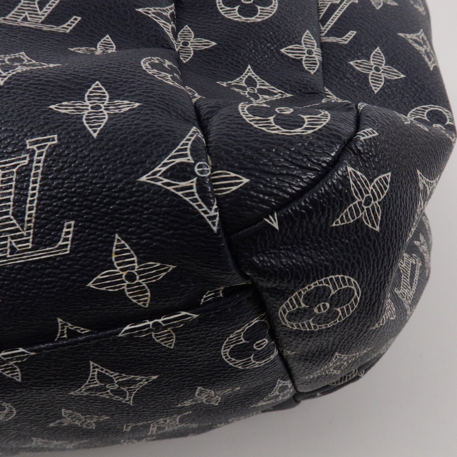 LOUIS VUITTON Monogram Ink Discovery Backpack背包