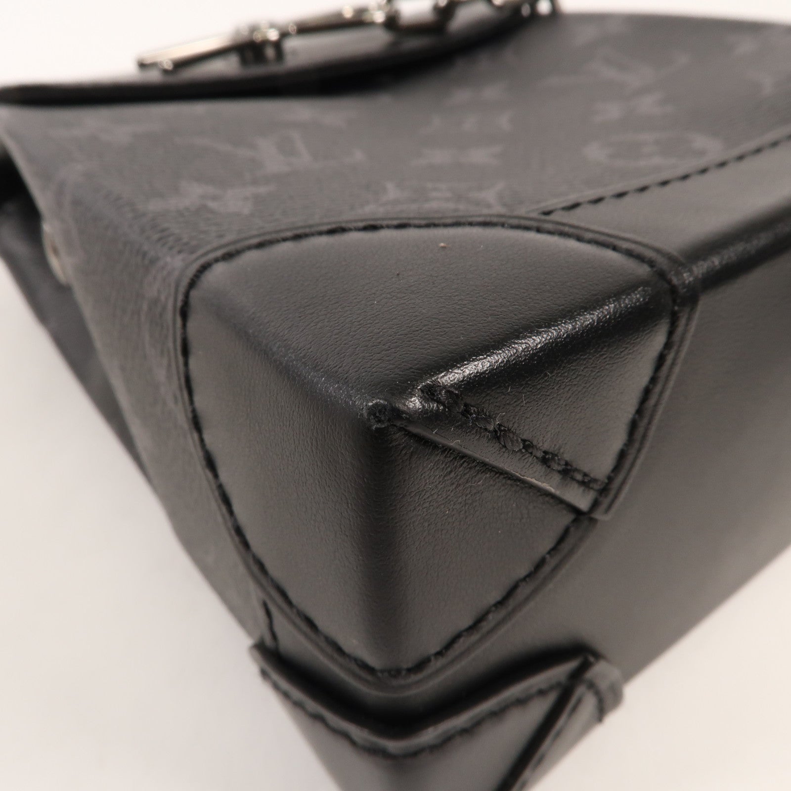 LOUIS VUITTON Monogram-Eclipse Nano Steamer銀扣肩背袋