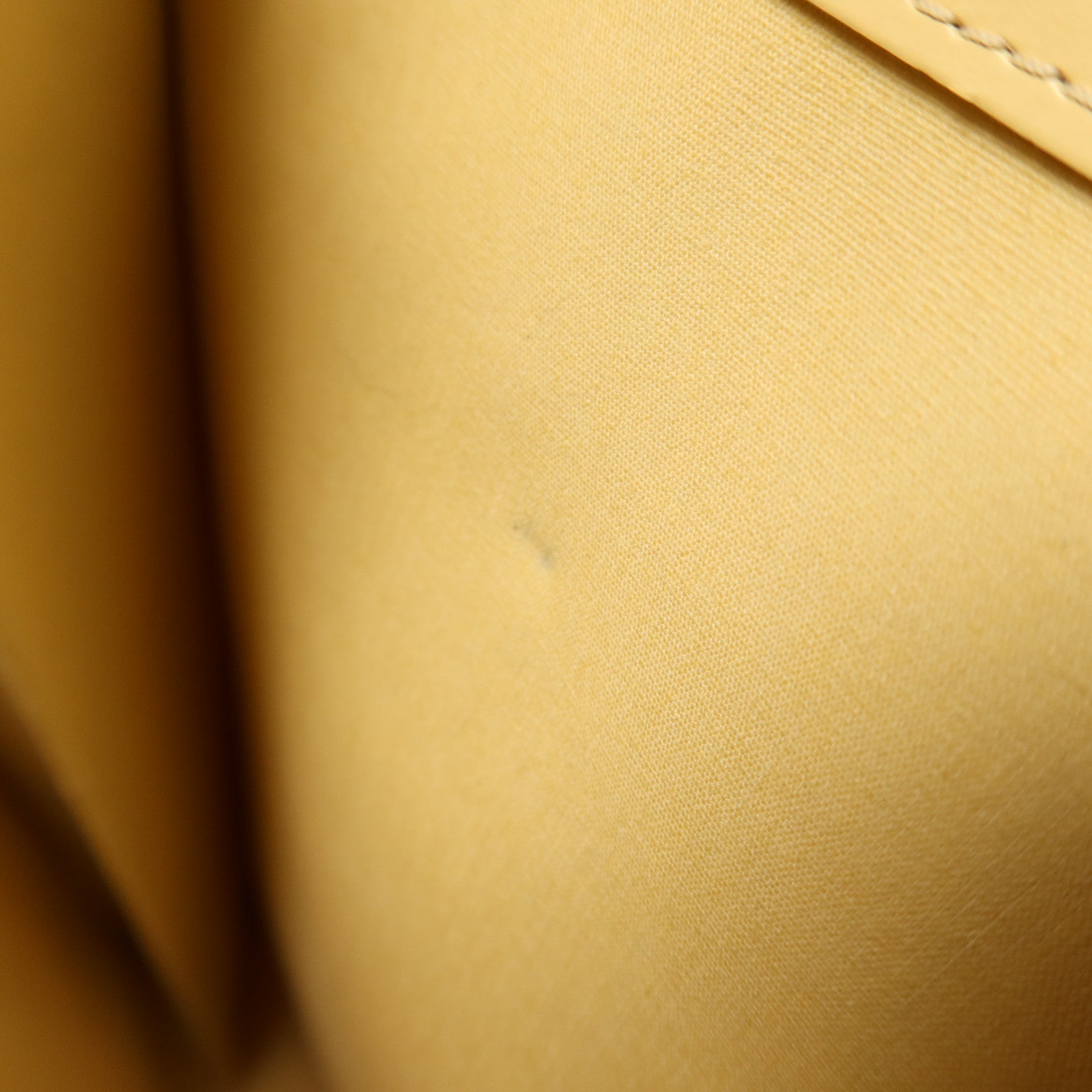 LOUIS VUITTON Epi Saint Tropez金扣肩背袋