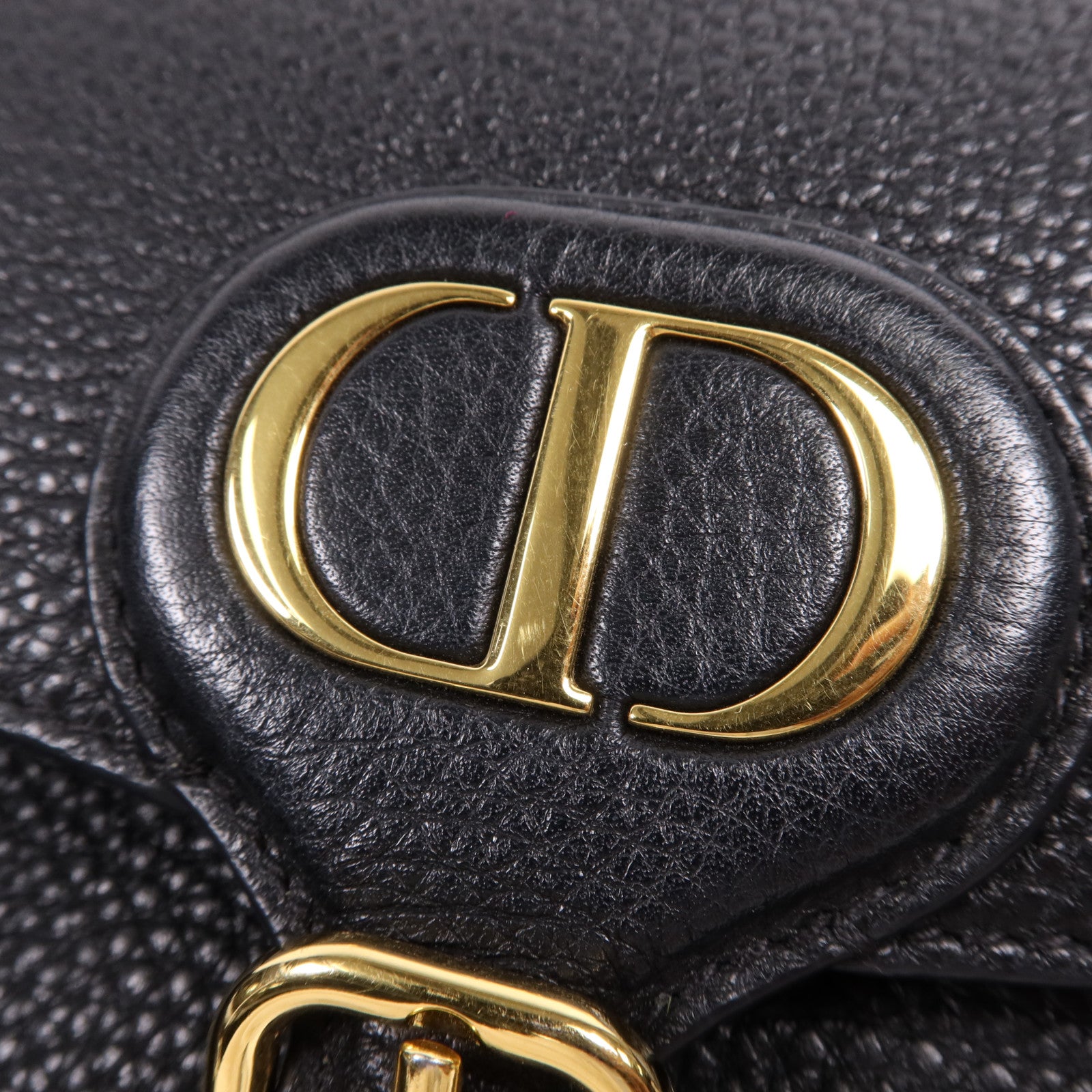 Dior 牛皮皮革Bobby Small金扣肩背袋