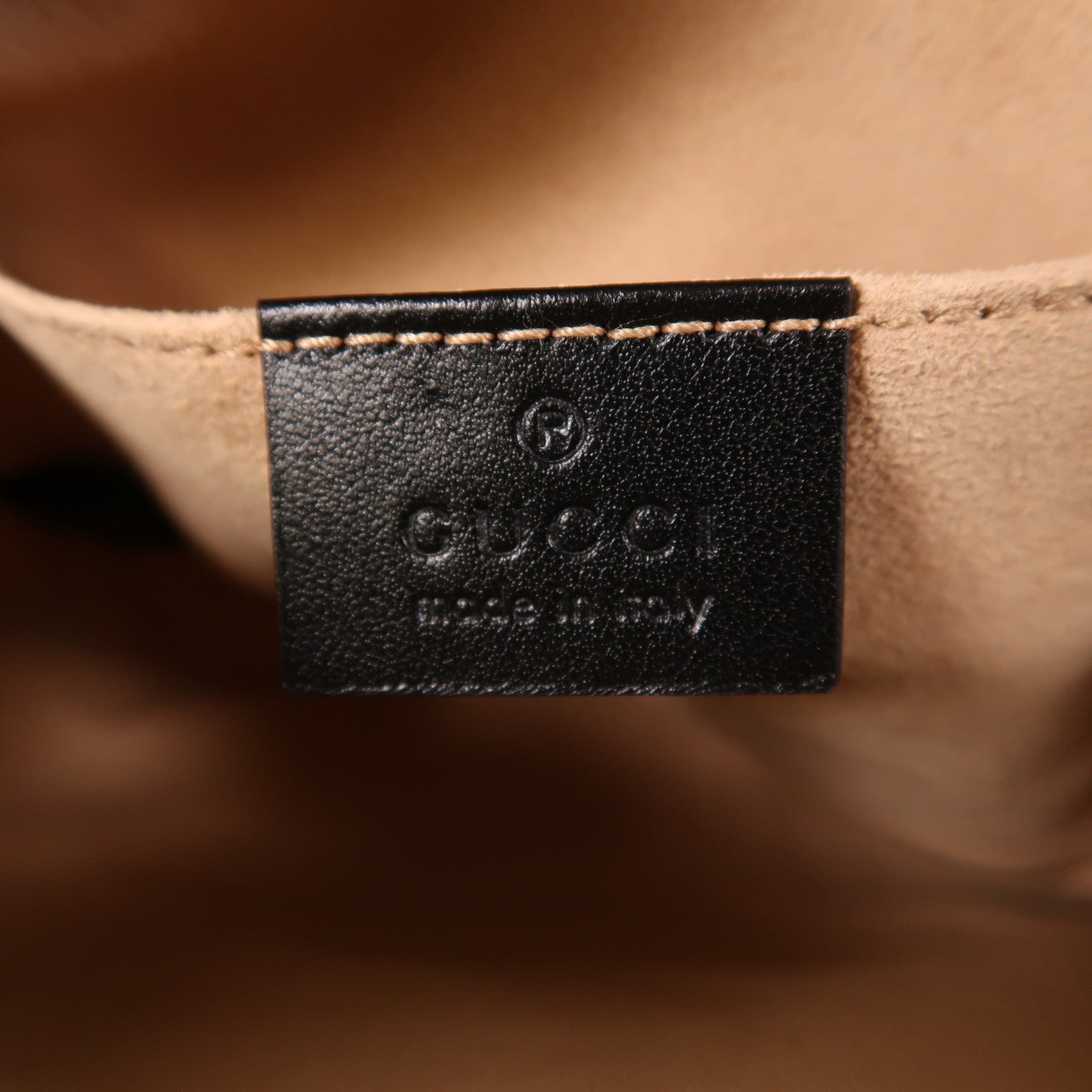 GUCCI 牛皮皮革GG Marmont金扣鏈帶肩背袋黑色
