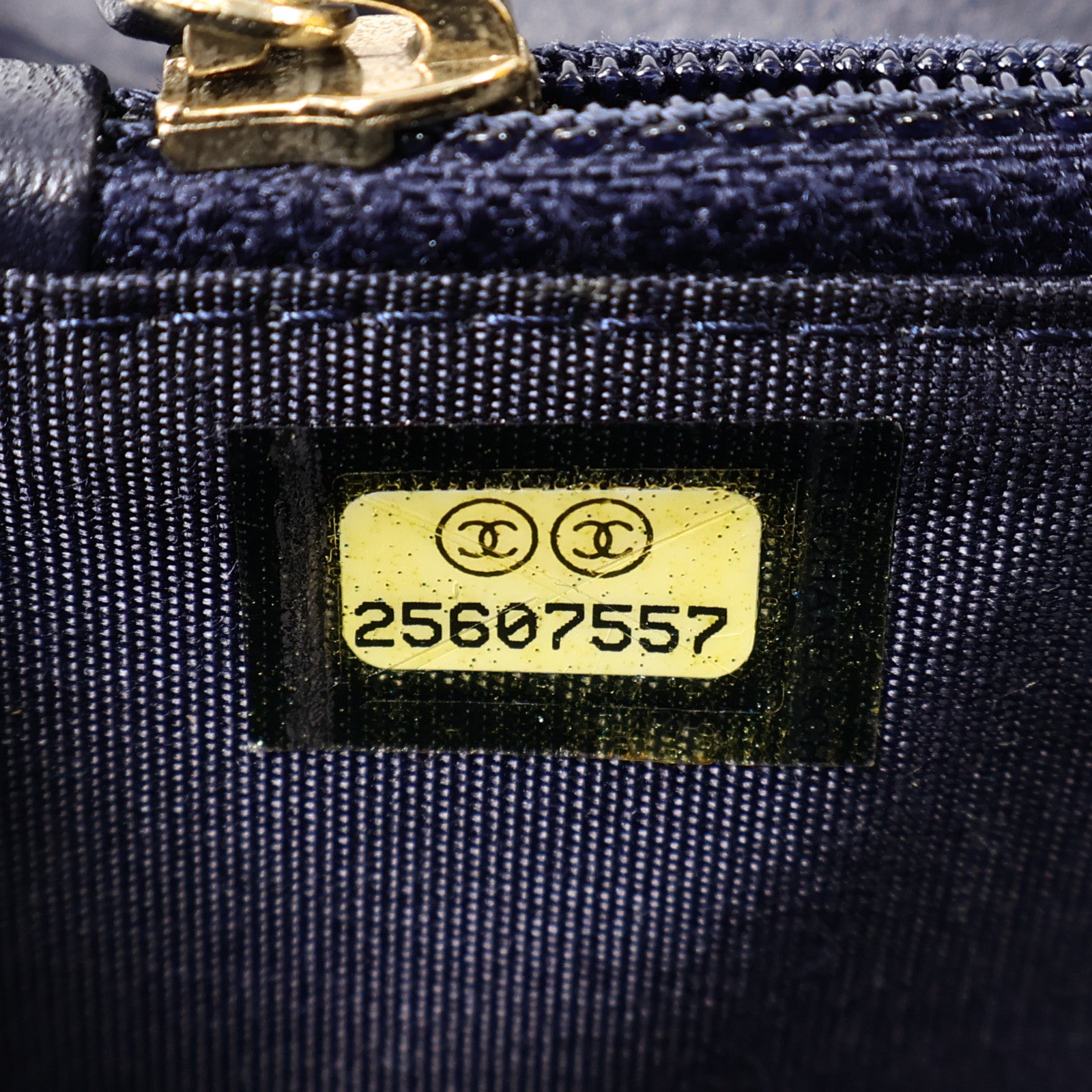 CHANEL 牛皮皮革CC Filigree Zipper Medium長錢包