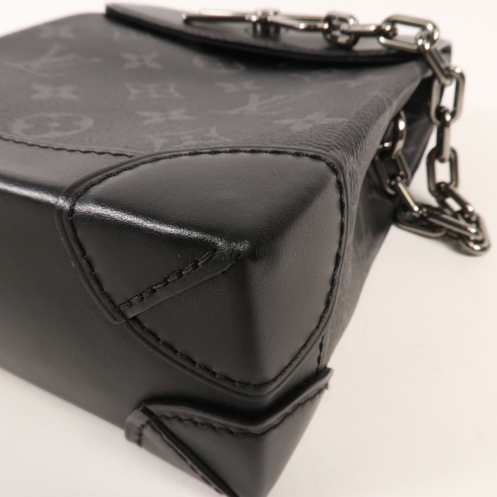 LOUIS VUITTON Monogram-Eclipse Nano Steamer銀扣肩背袋