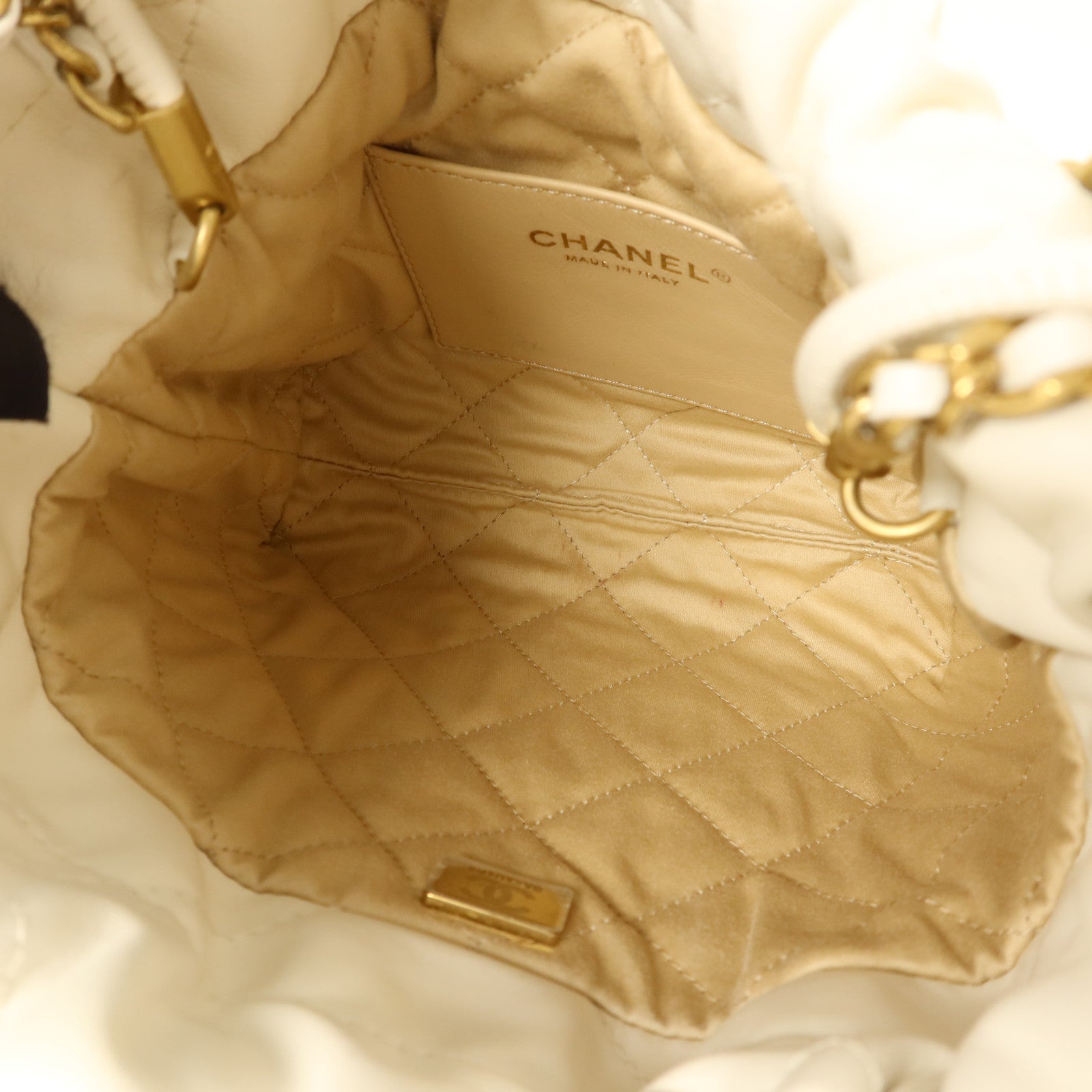 CHANEL 牛皮皮革Chanel 22 Mini金扣手挽肩背兩用袋