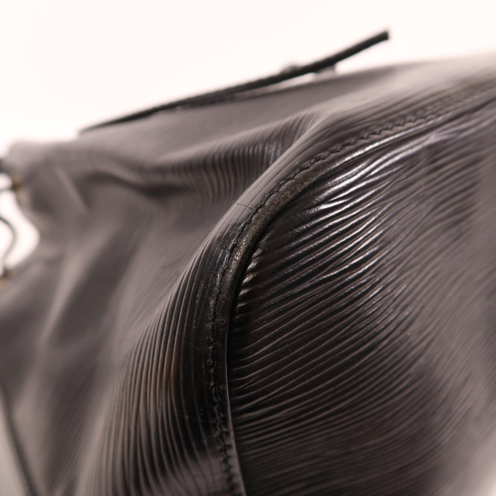 LOUIS VUITTON Epi Petit Noe金扣肩背袋