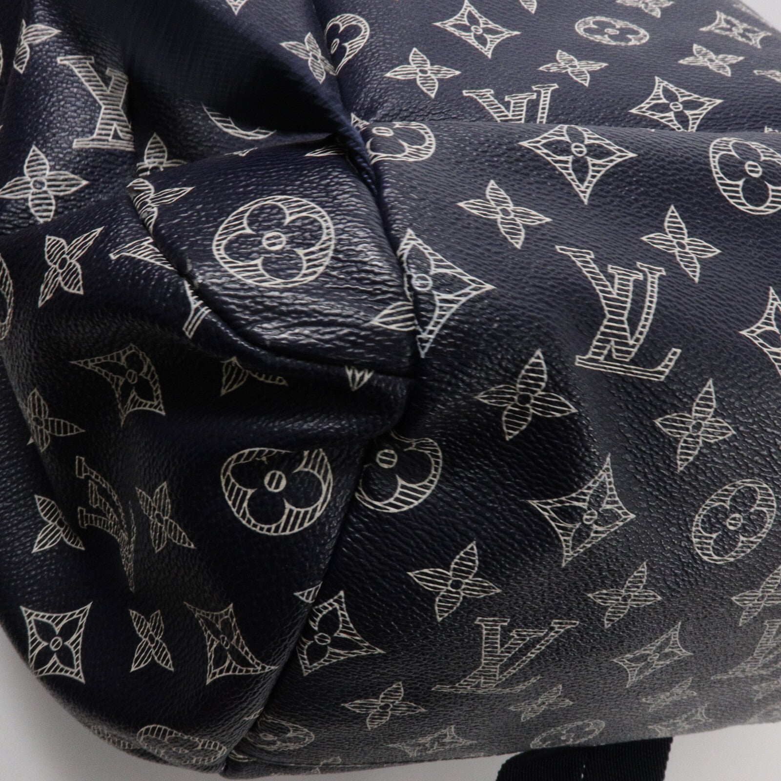 LOUIS VUITTON Monogram Ink Discovery Backpack背包