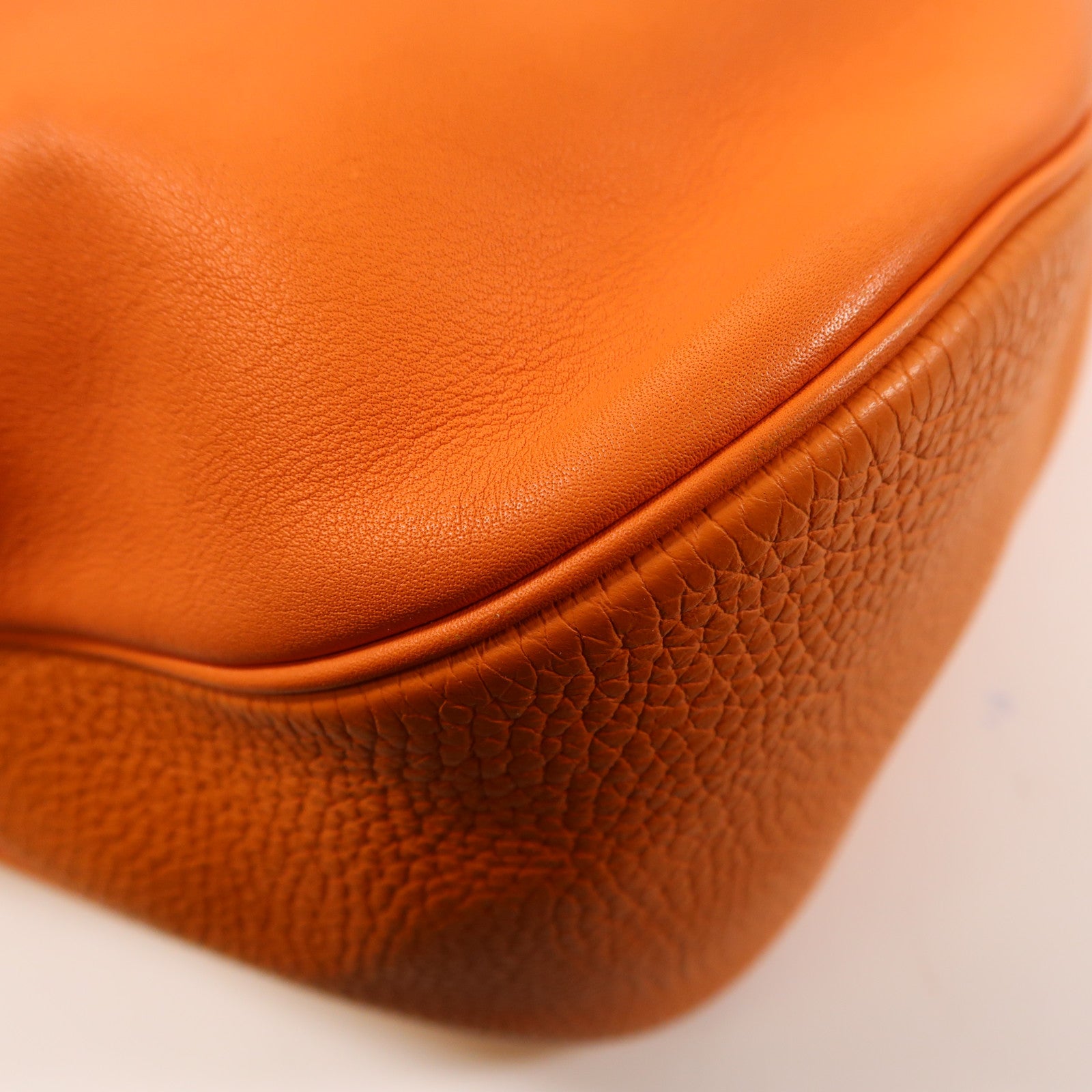 HERMES Swift皮革Virevolte 24銀扣肩背袋