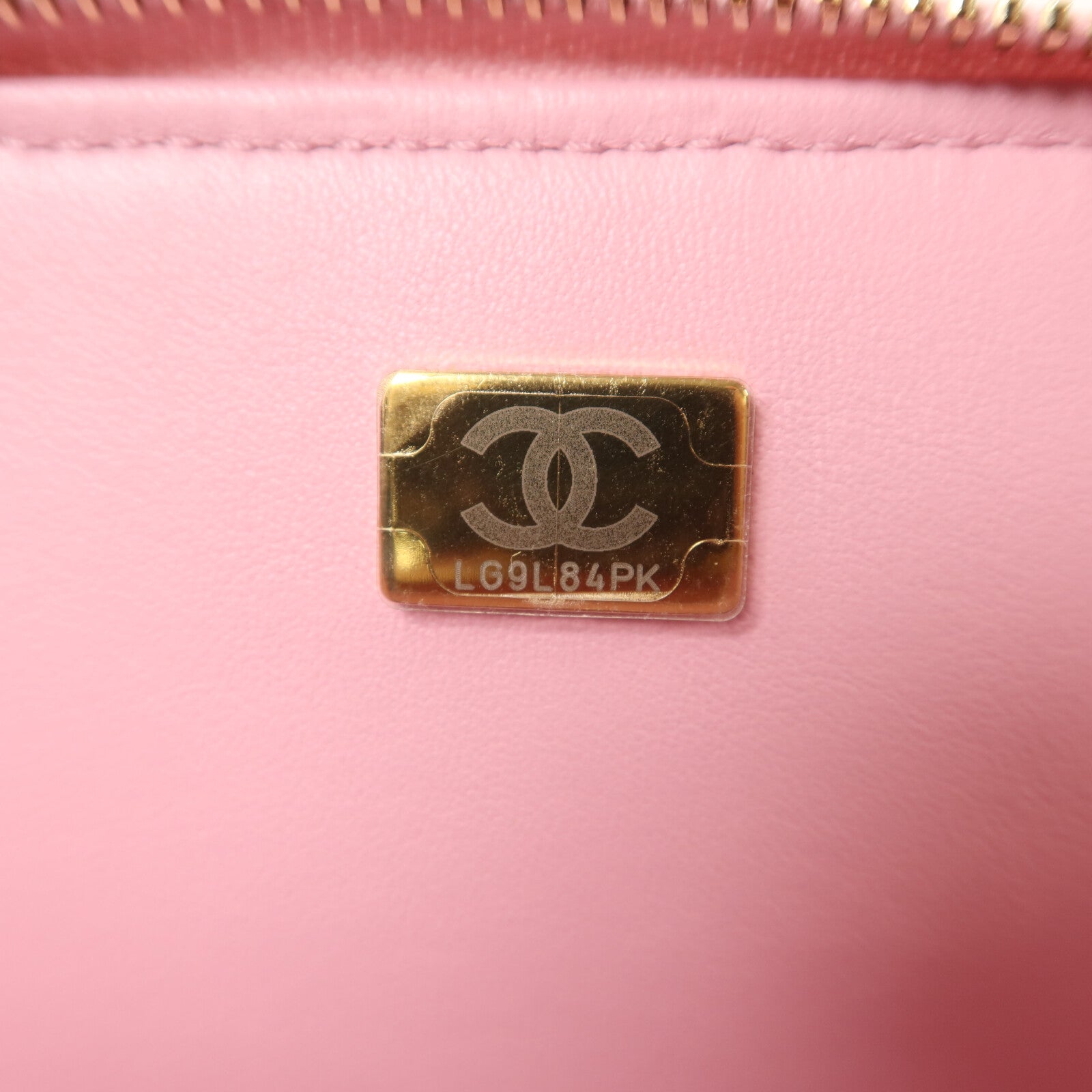 CHANEL 牛皮皮革Vanity Case金扣鏈帶肩背袋