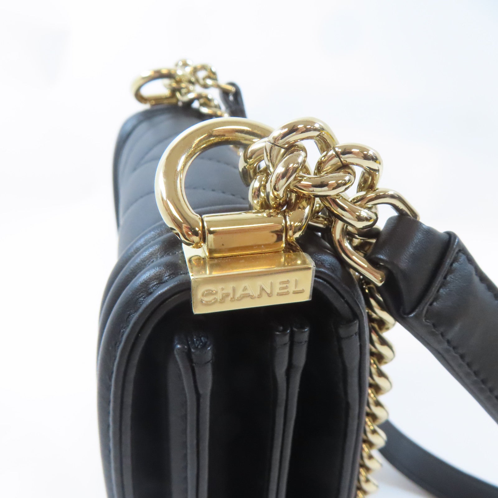CHANEL 斜紋羊皮皮革Boy Chain Shoulder金扣鏈帶肩背袋黑色