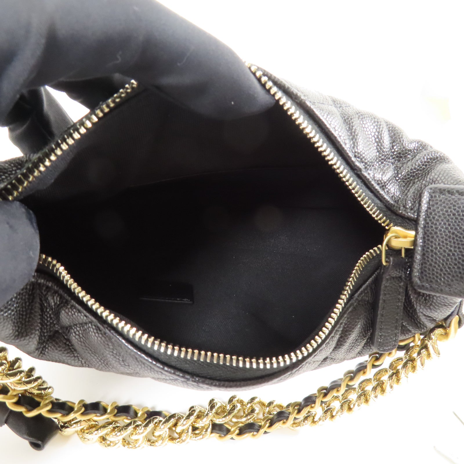 CHANEL 牛皮皮革Hobo Pouch金扣鏈帶手挽袋