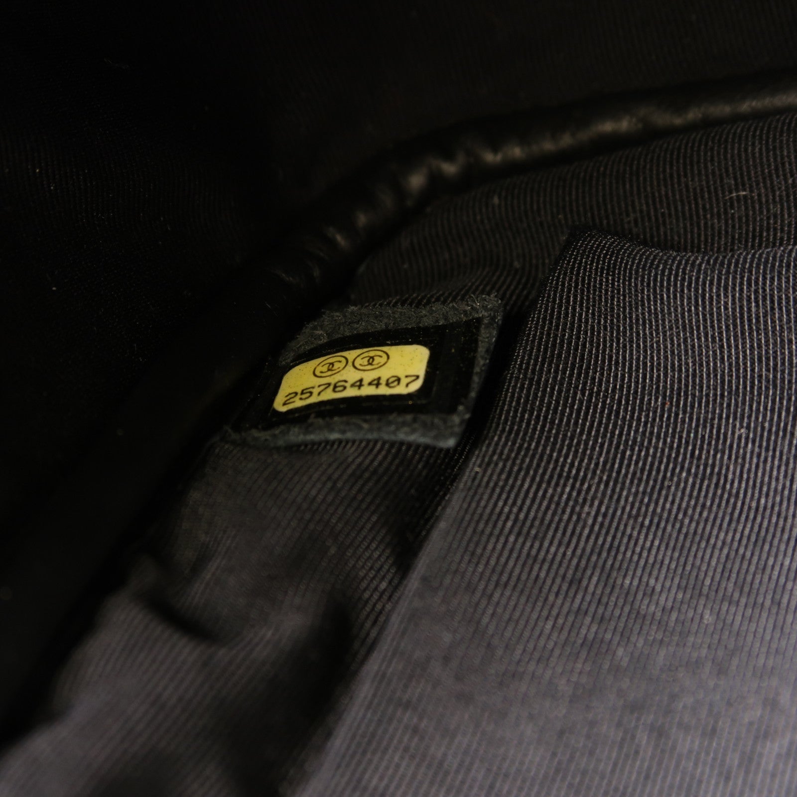 CHANEL 羊皮皮革Chain Shoulder銀扣肩背袋黑色