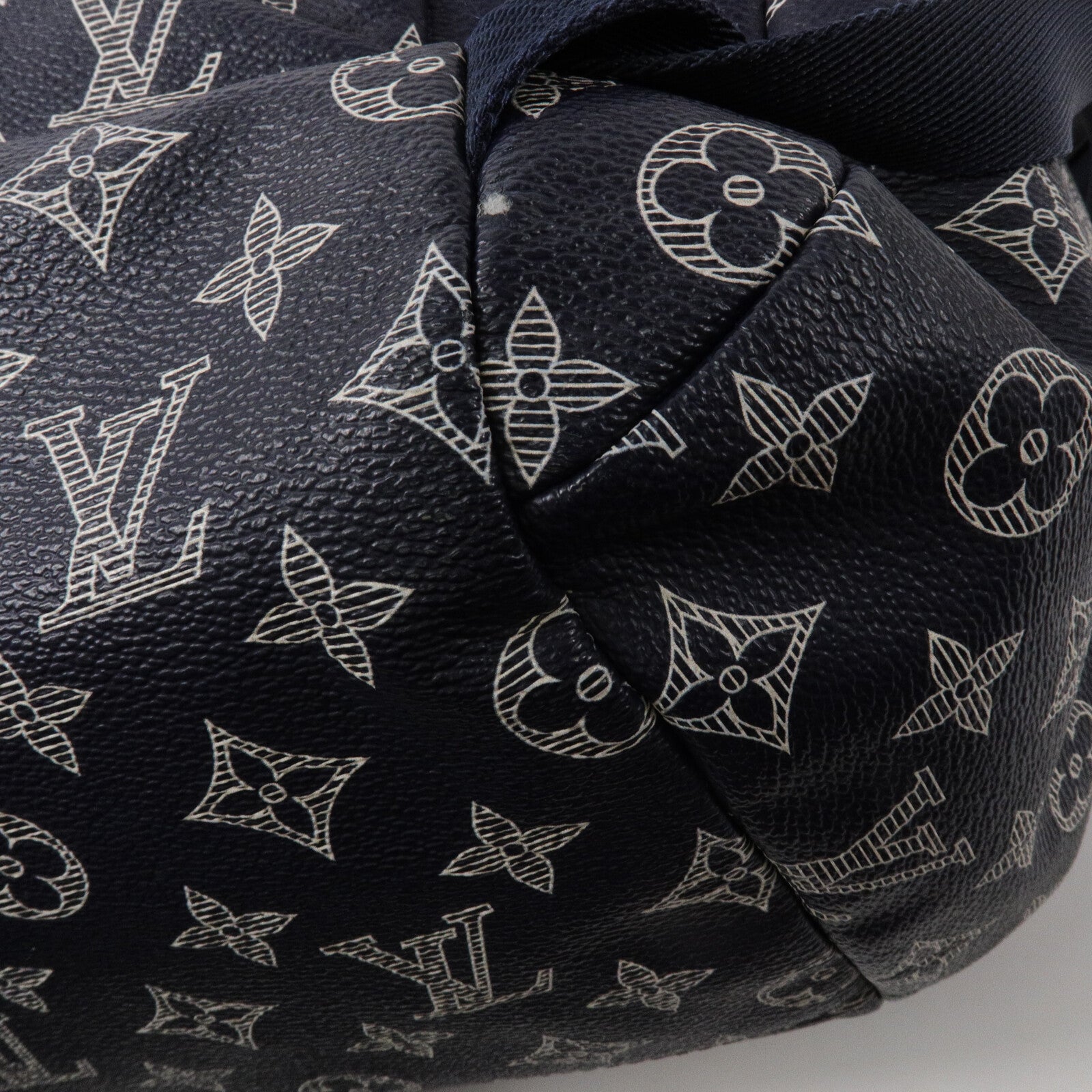 LOUIS VUITTON Monogram Ink Discovery Backpack背包