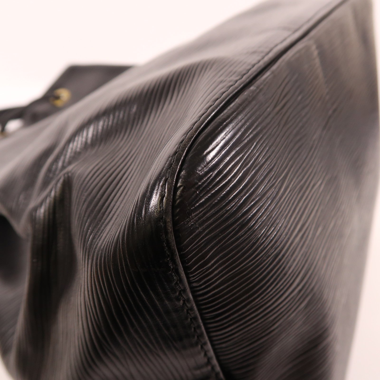 LOUIS VUITTON Epi Petit Noe金扣肩背袋