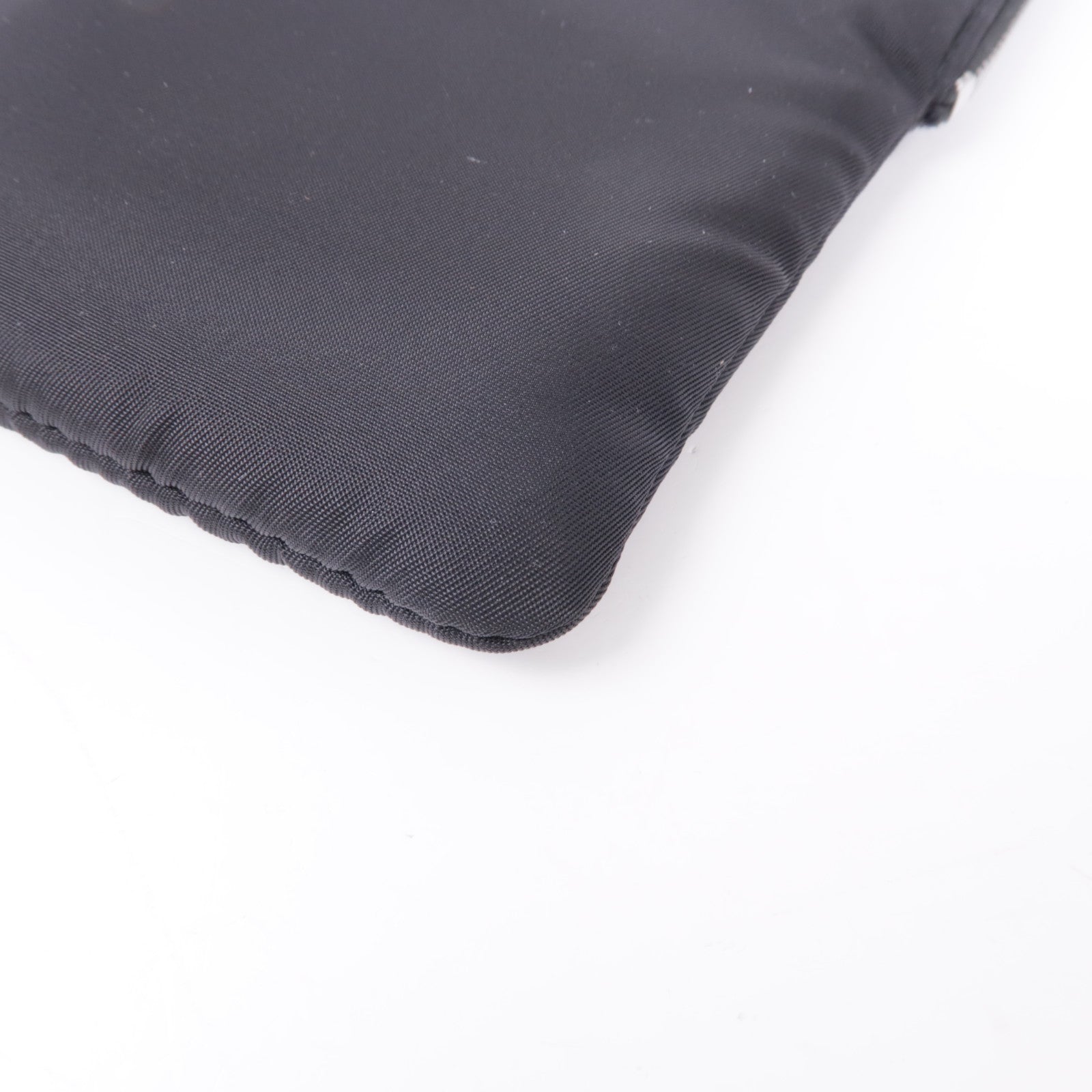 PRADA 尼龍Pouch Shoulder Bag銀扣肩背袋