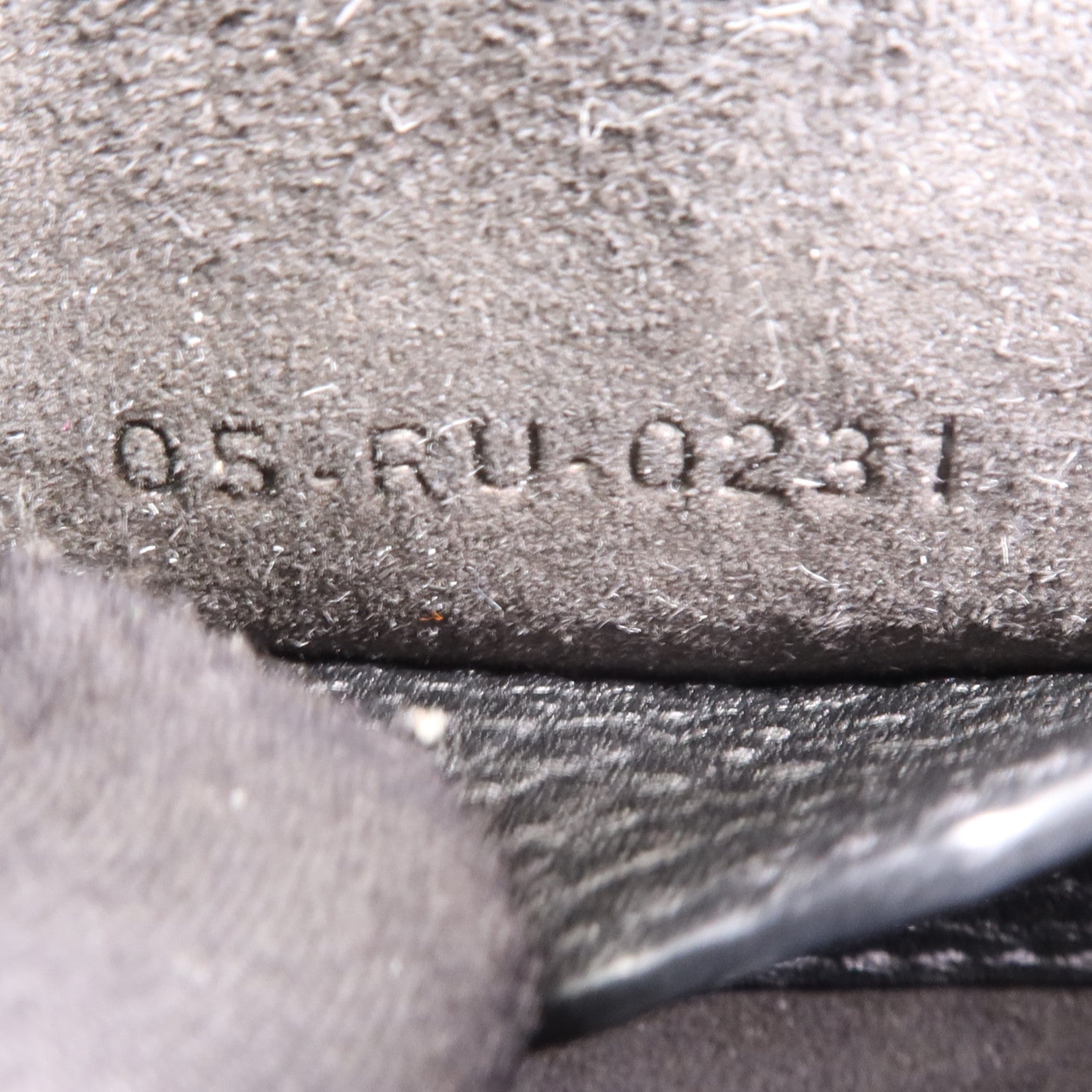 Dior 牛皮皮革Bobby Small金扣肩背袋