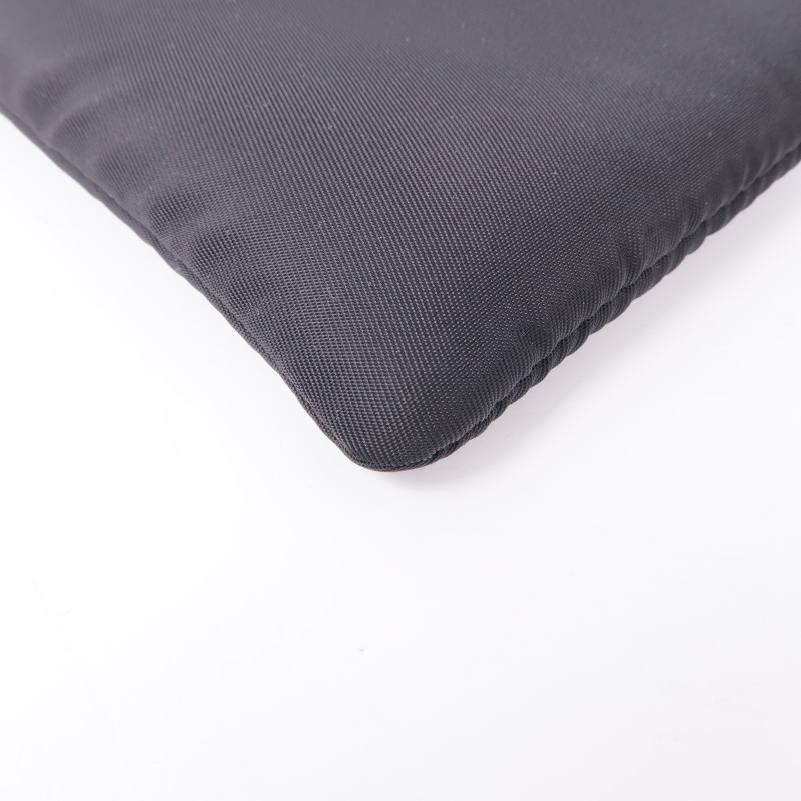 PRADA 尼龍Pouch Shoulder Bag銀扣肩背袋