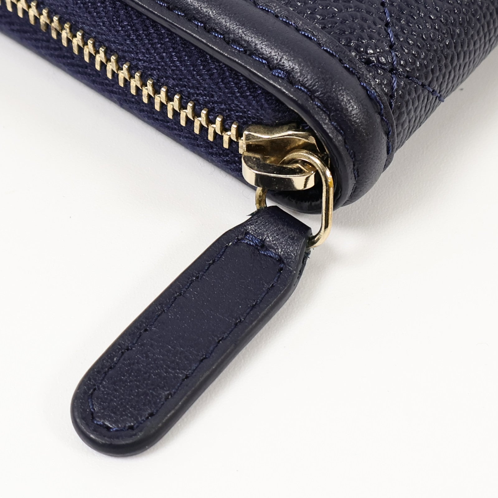 CHANEL 牛皮皮革CC Filigree Zipper Medium長錢包