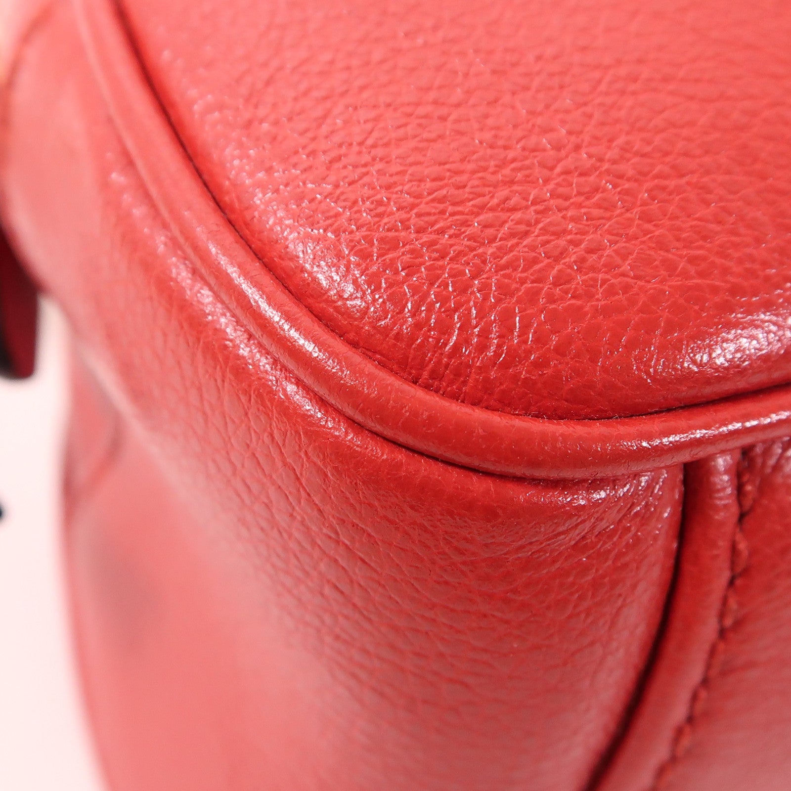 Miu Miu 牛皮皮革Shoulder Bag金扣肩背袋