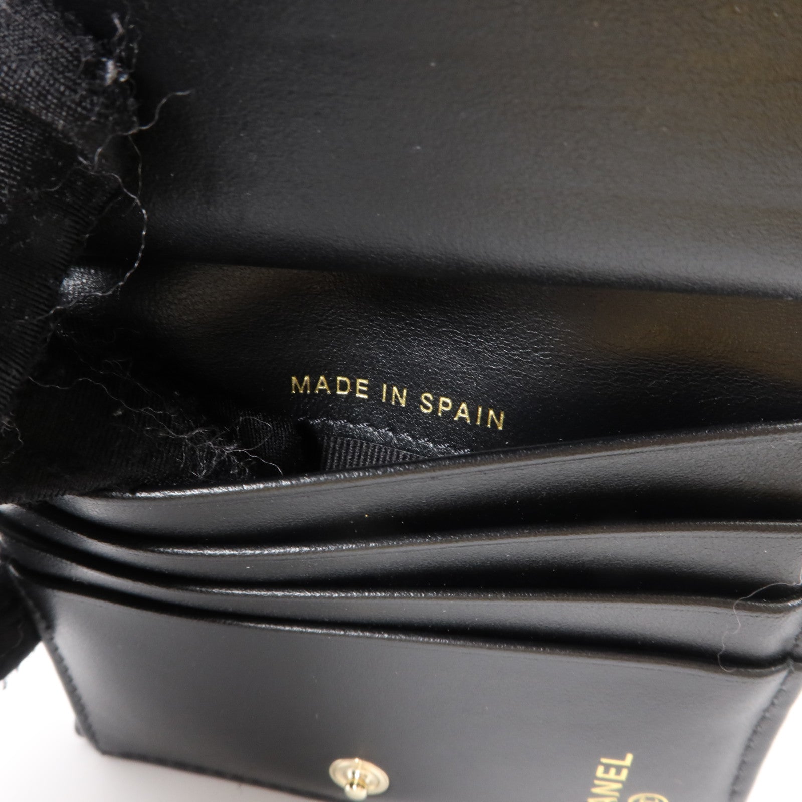 CHANEL 牛皮皮革Bifold Wallet金扣錢包