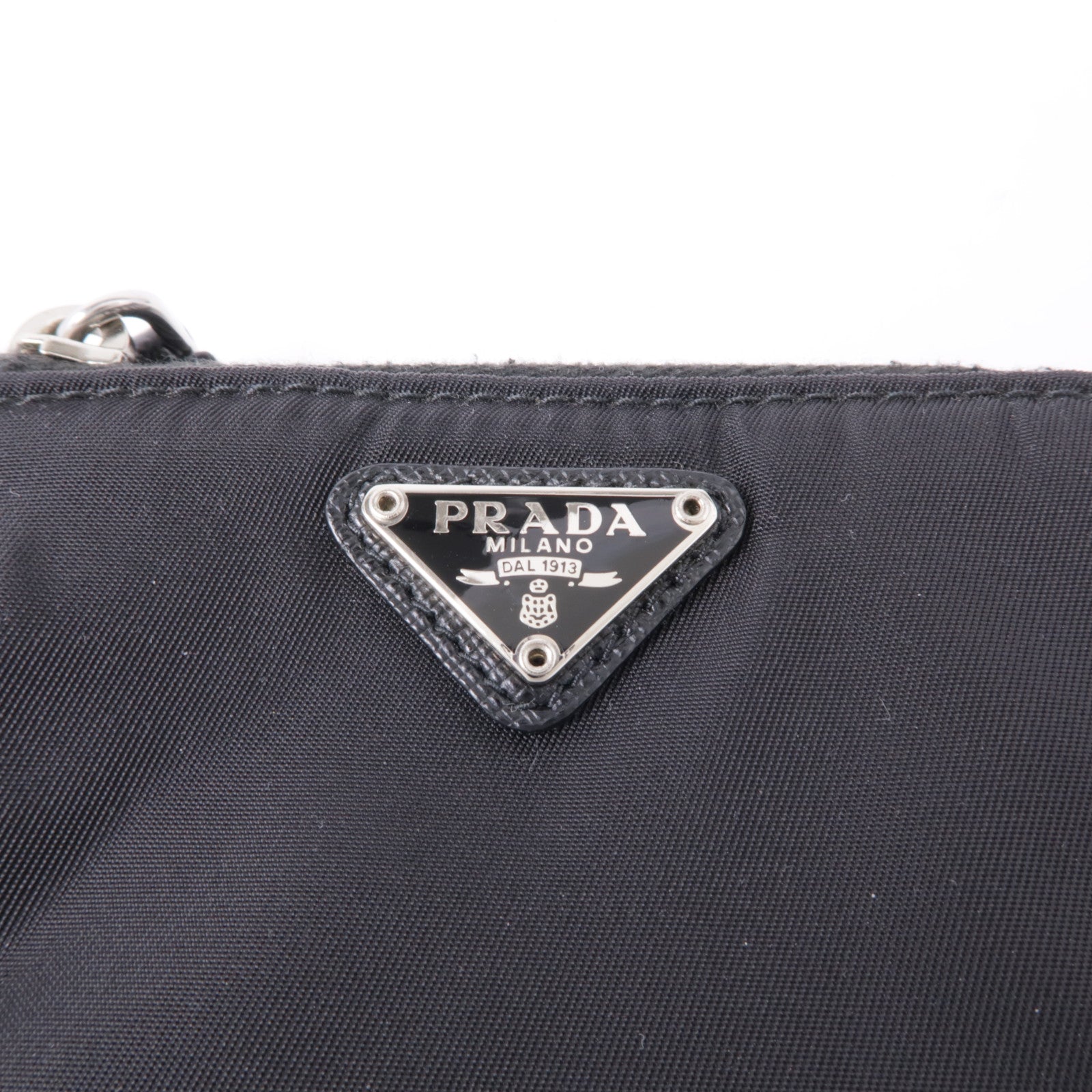 PRADA 尼龍Pouch Shoulder Bag銀扣肩背袋