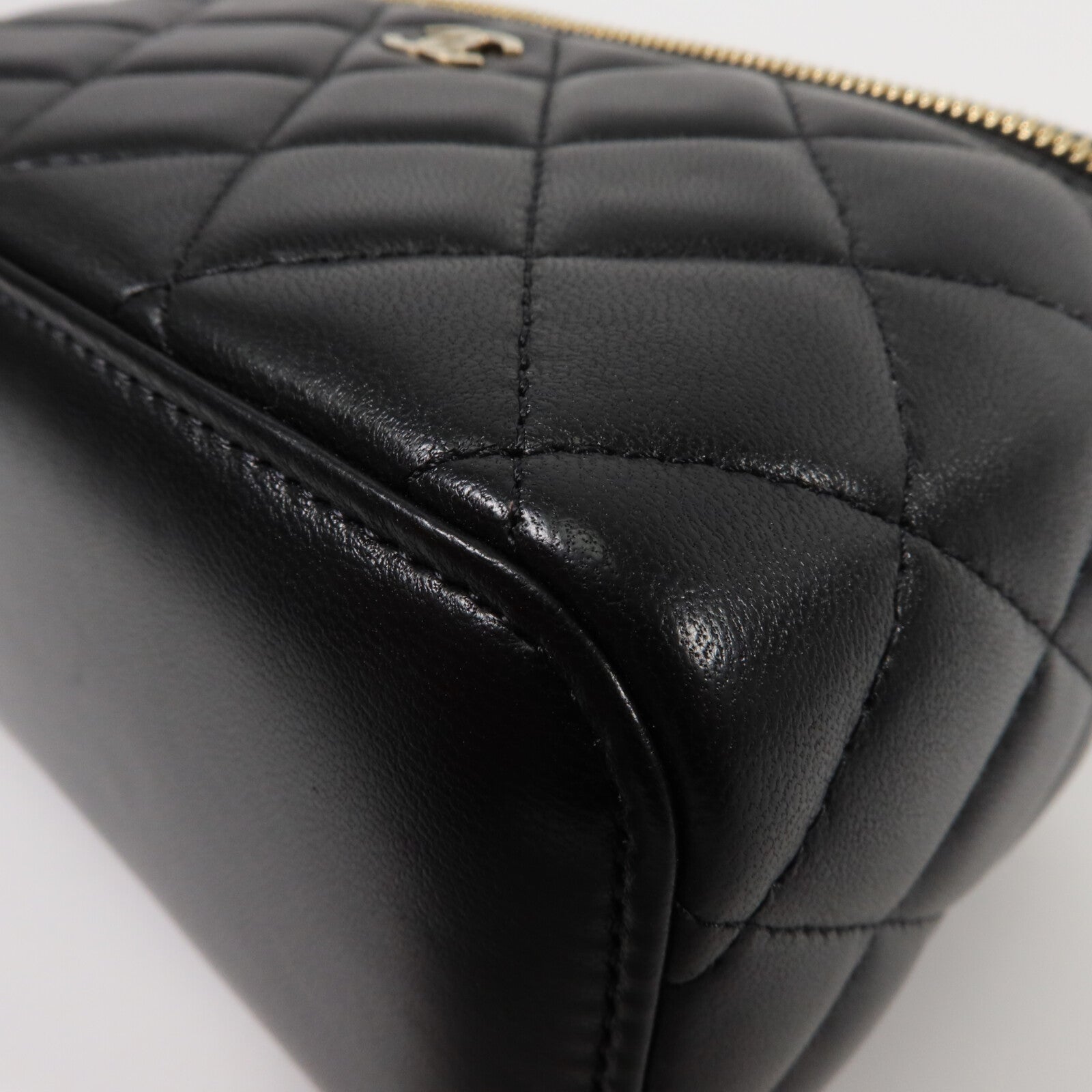 CHANEL 羊皮皮革Vanity Case鏈帶肩背袋