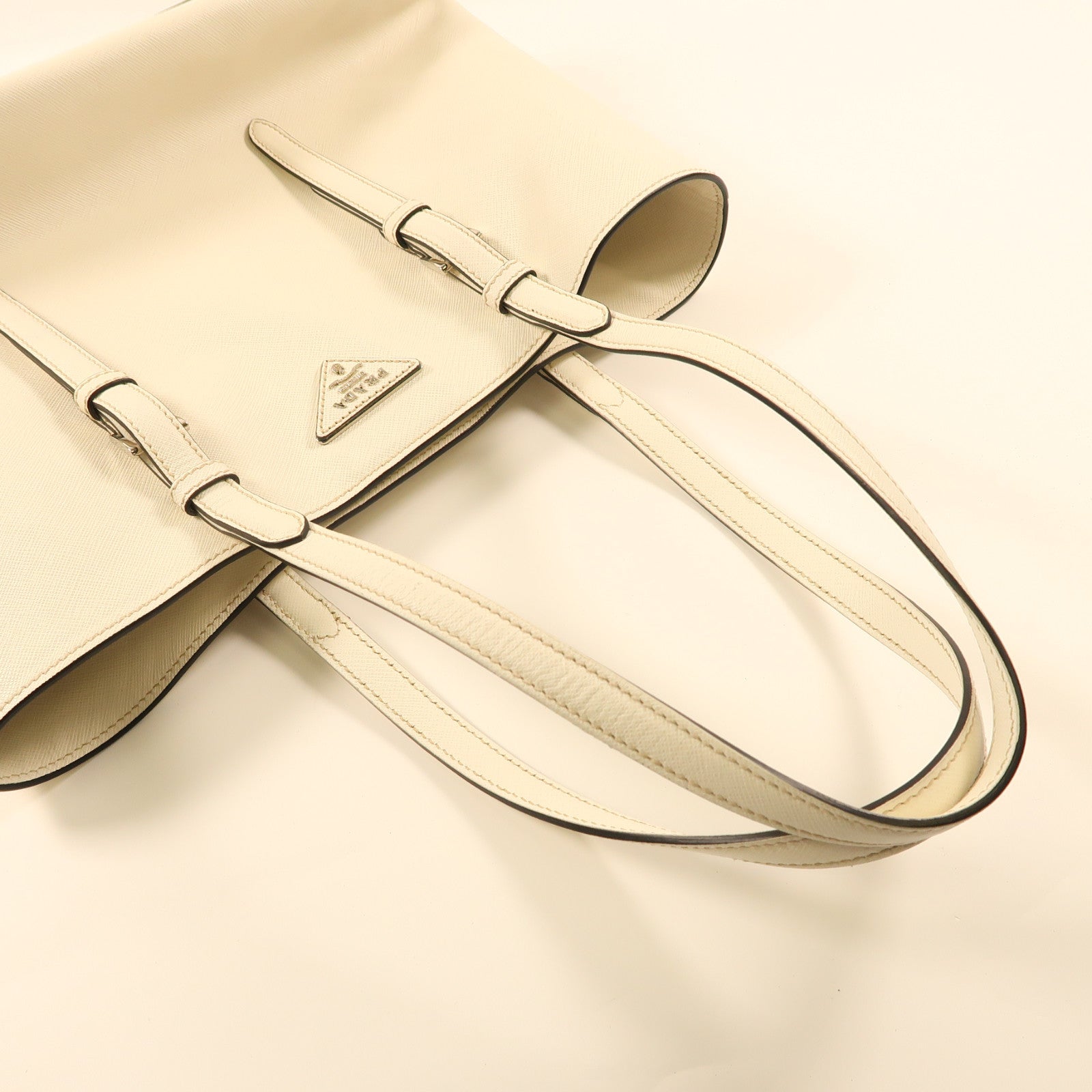 PRADA 牛皮皮革Tote Bag金扣手挽袋白色