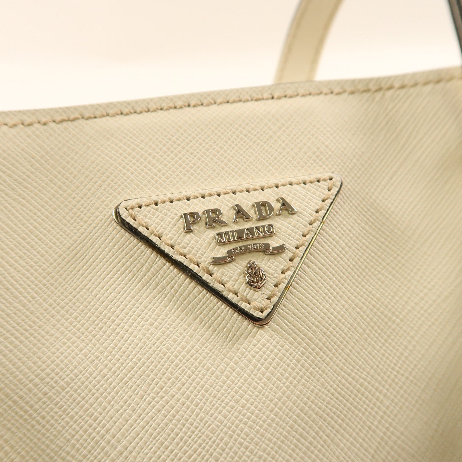 PRADA 牛皮皮革Tote Bag金扣手挽袋白色