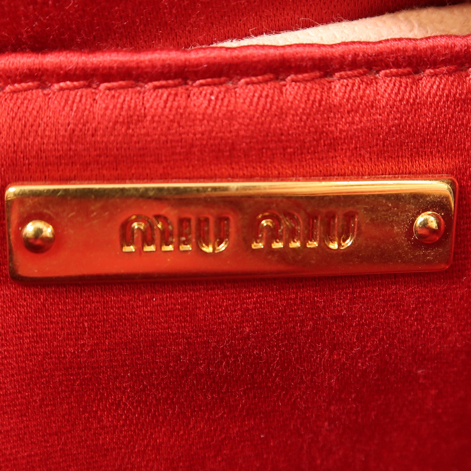 Miu Miu 牛皮皮革Shoulder Bag金扣肩背袋