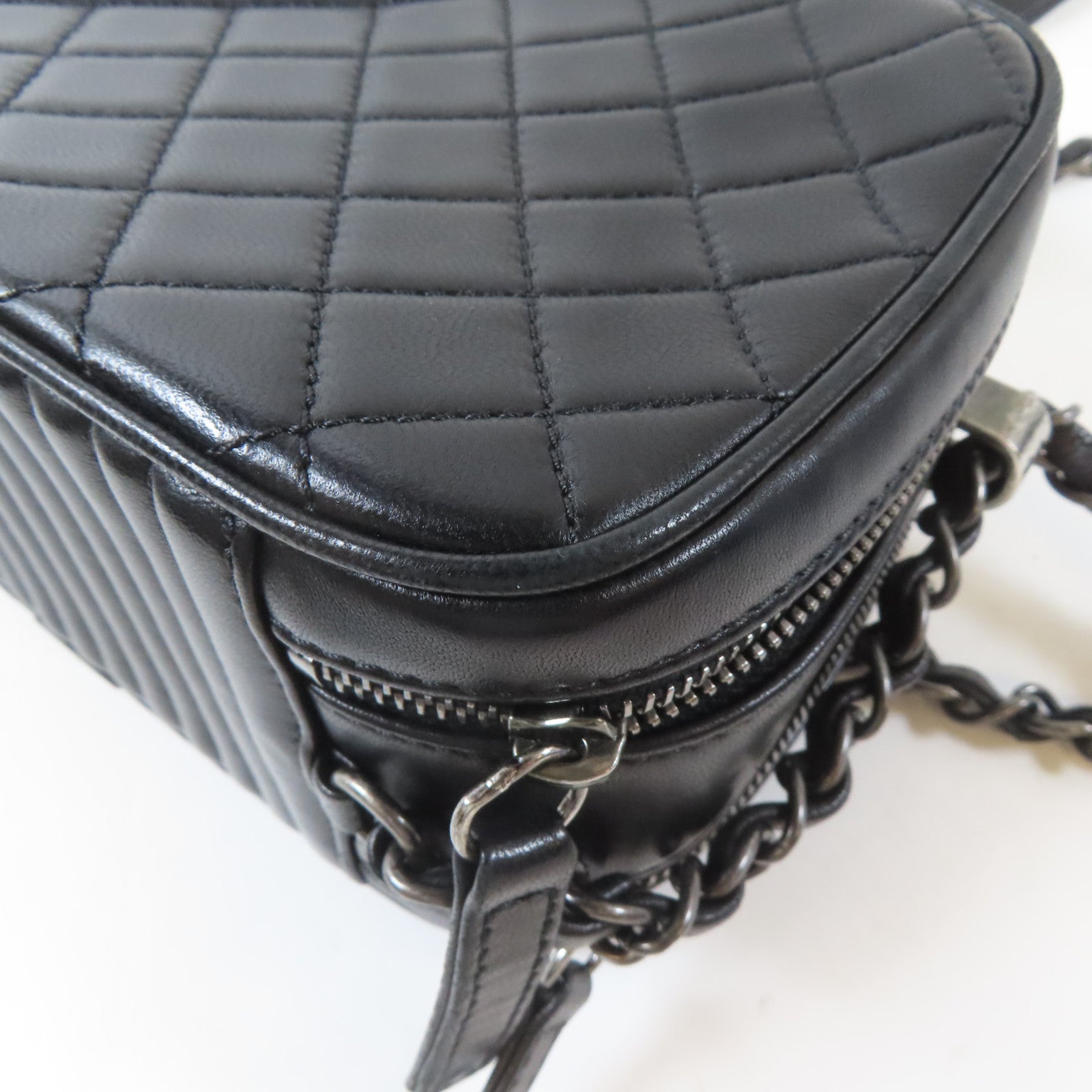 CHANEL 斜紋/菱格牛皮皮革Camera Bag黑扣鏈帶肩背袋黑色