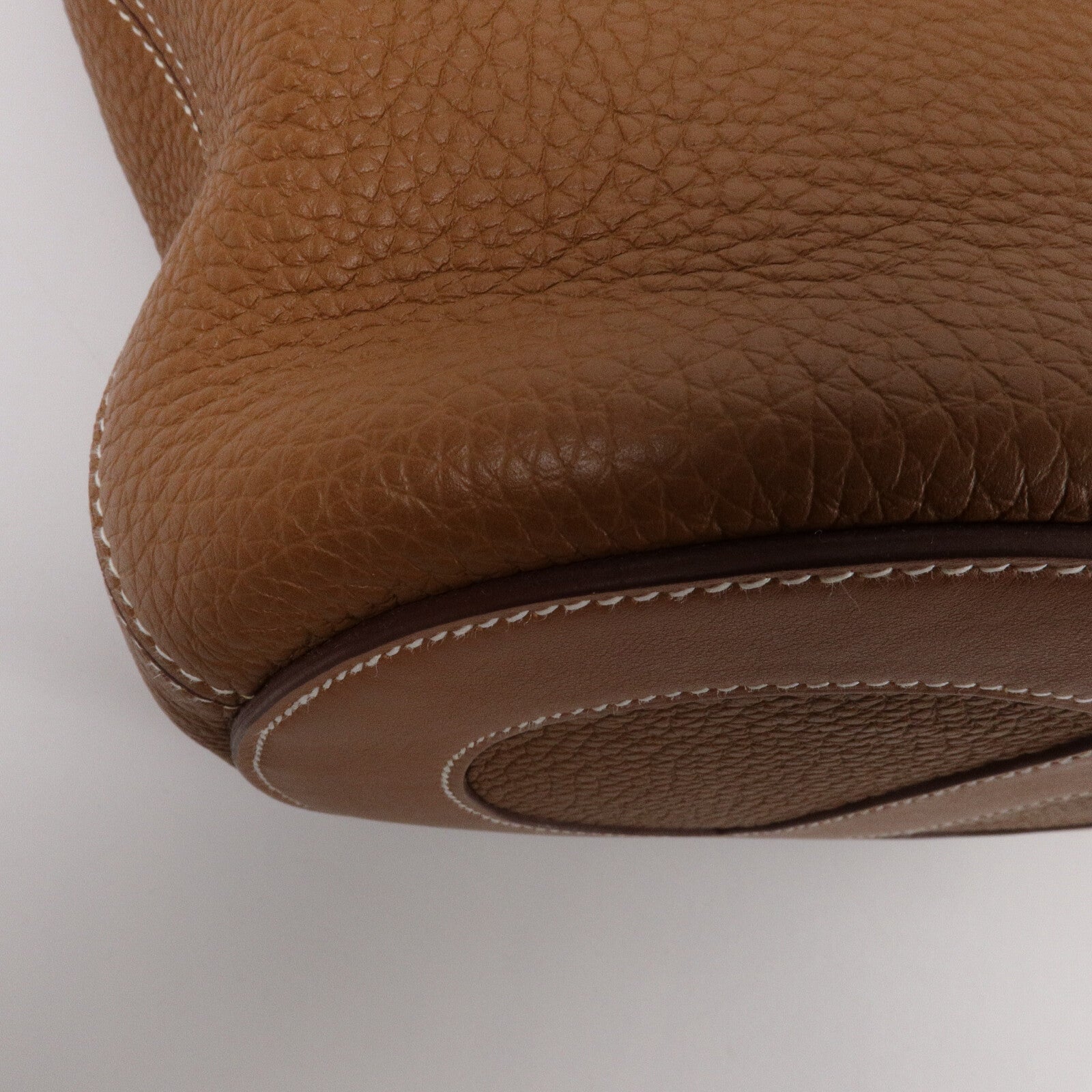 HERMES Clemence皮革In The Loop 23手挽袋Gold
