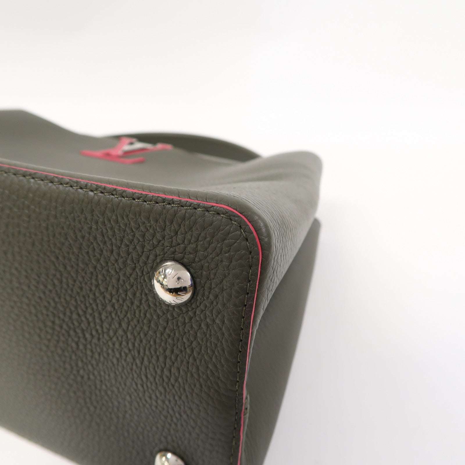 LOUIS VUITTON 【激減優惠】牛皮皮革Capucines銀扣手挽袋綠色