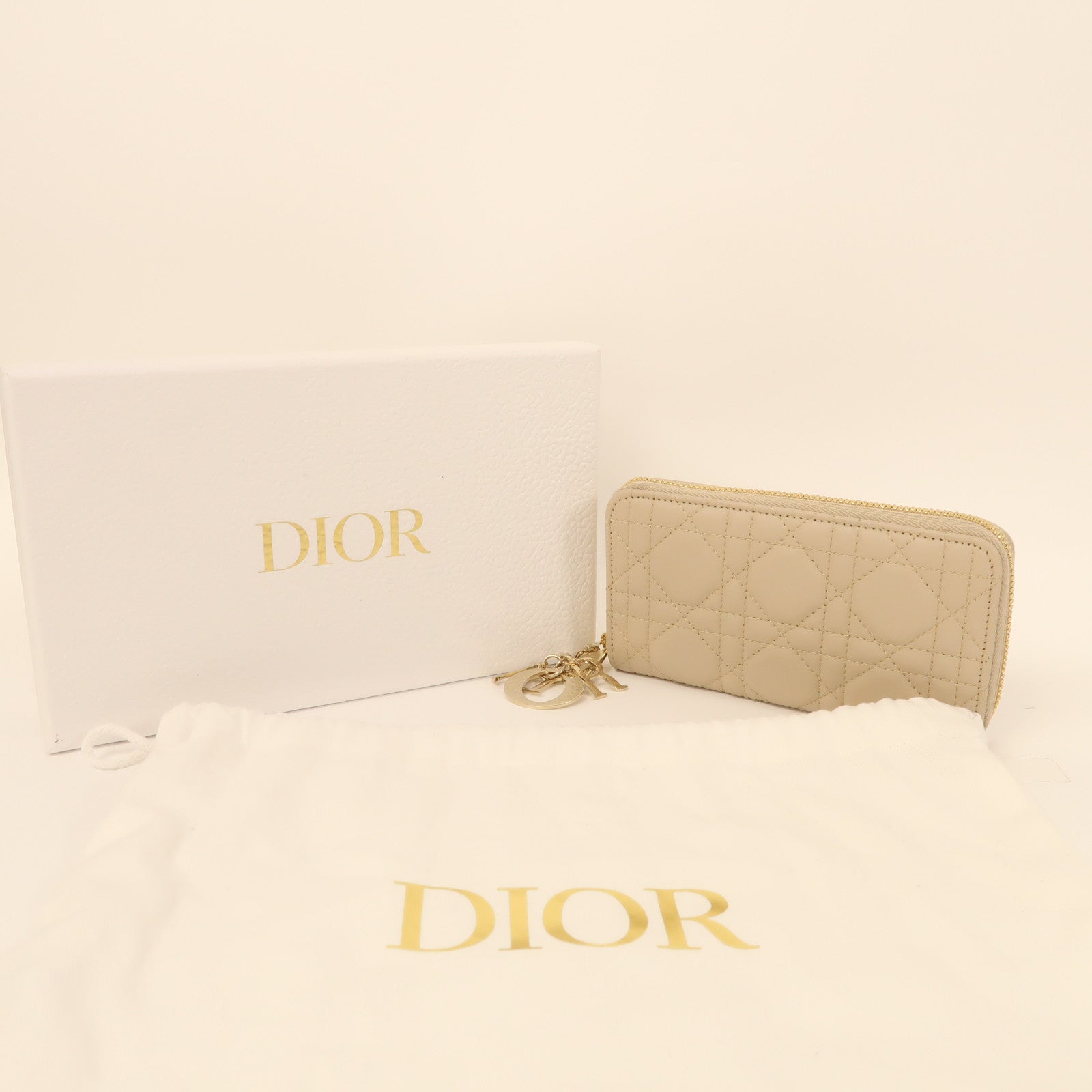 Dior 羊皮皮革Medium Lady Zipped Wallet金扣拉鏈長錢包米色