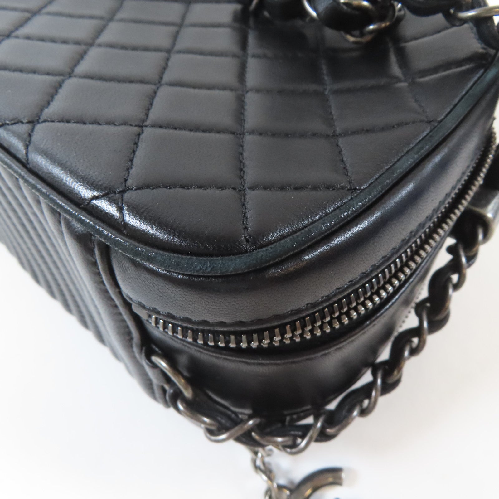 CHANEL 斜紋/菱格牛皮皮革Camera Bag黑扣鏈帶肩背袋黑色