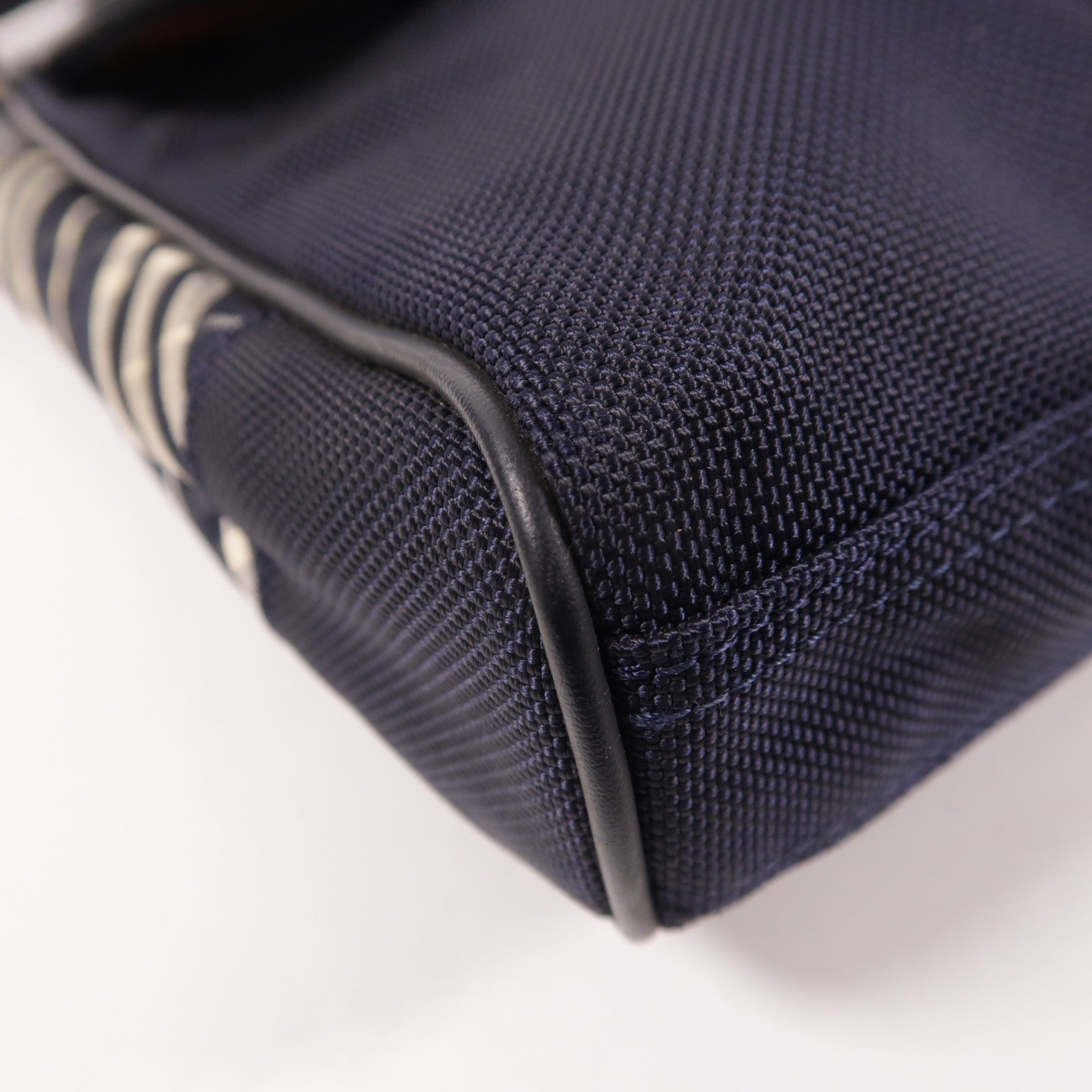 BURBERRY 尼龍Shoulder Bag銀扣肩背袋