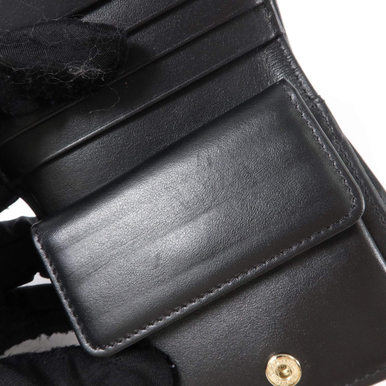 CHANEL 牛皮皮革Bifold Wallet金扣錢包