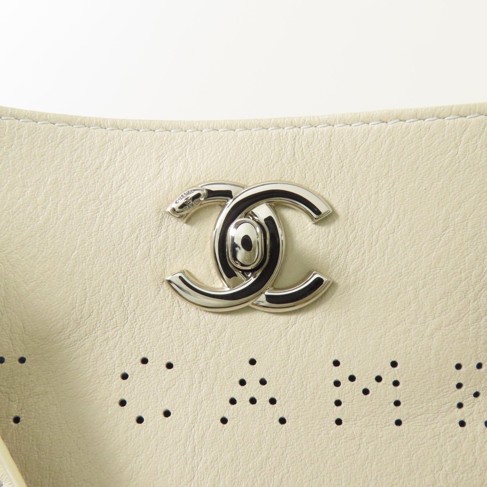 CHANEL 牛皮皮革Chain Tote銀扣鏈帶手挽袋