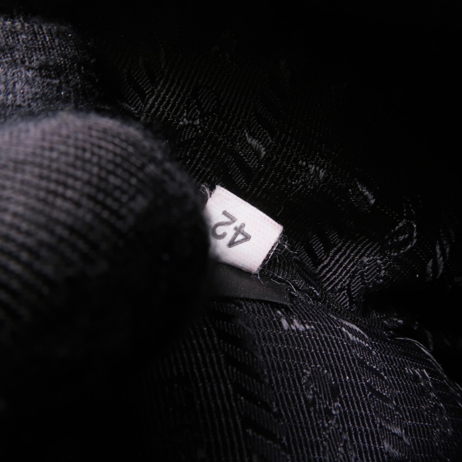 PRADA 尼龍Pouch Shoulder Bag銀扣肩背袋