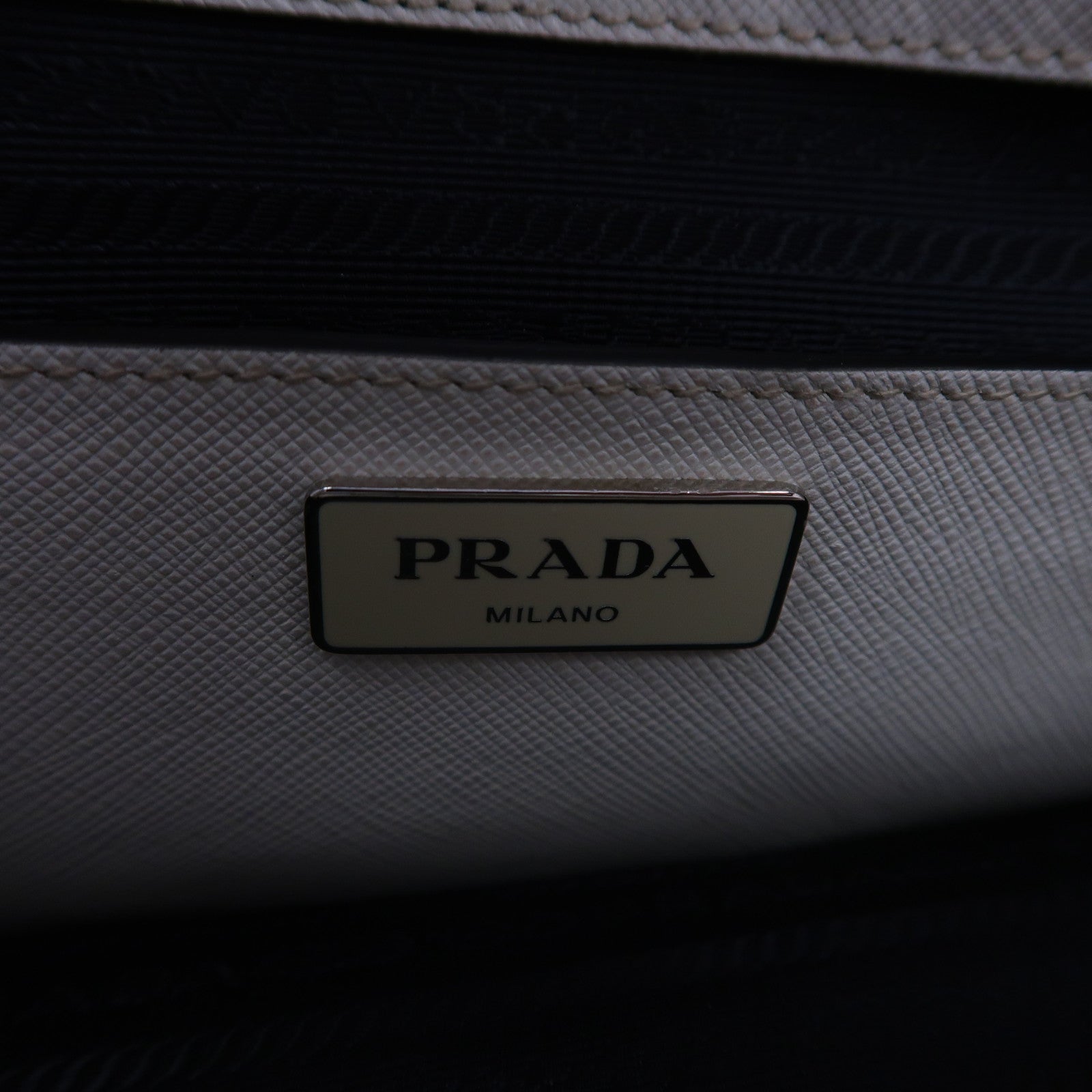 PRADA 牛皮皮革Tote Bag金扣手挽袋白色