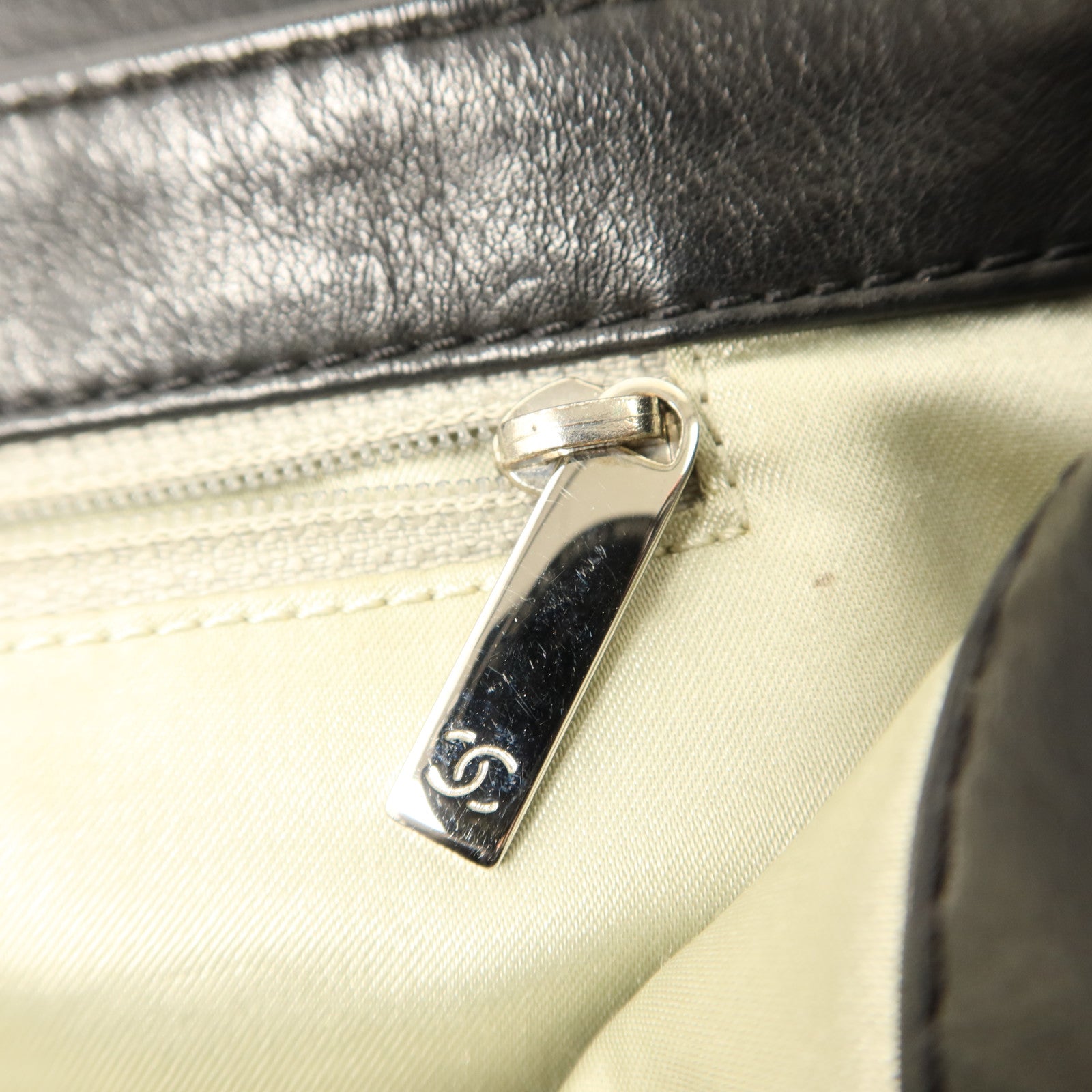 CHANEL 牛皮皮革Handbag銀扣手挽袋